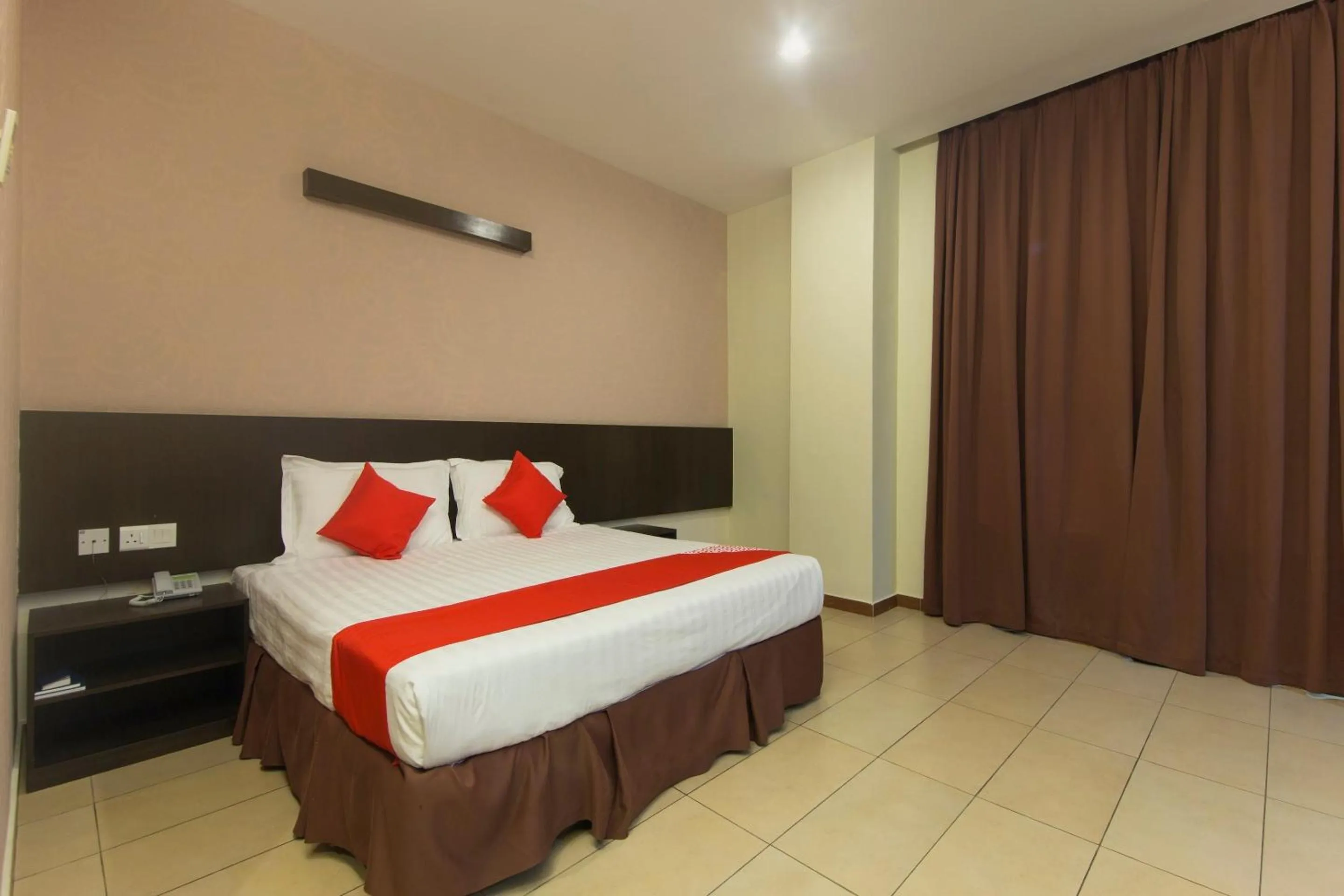 Bedroom, Bed in Hotel O Bei King