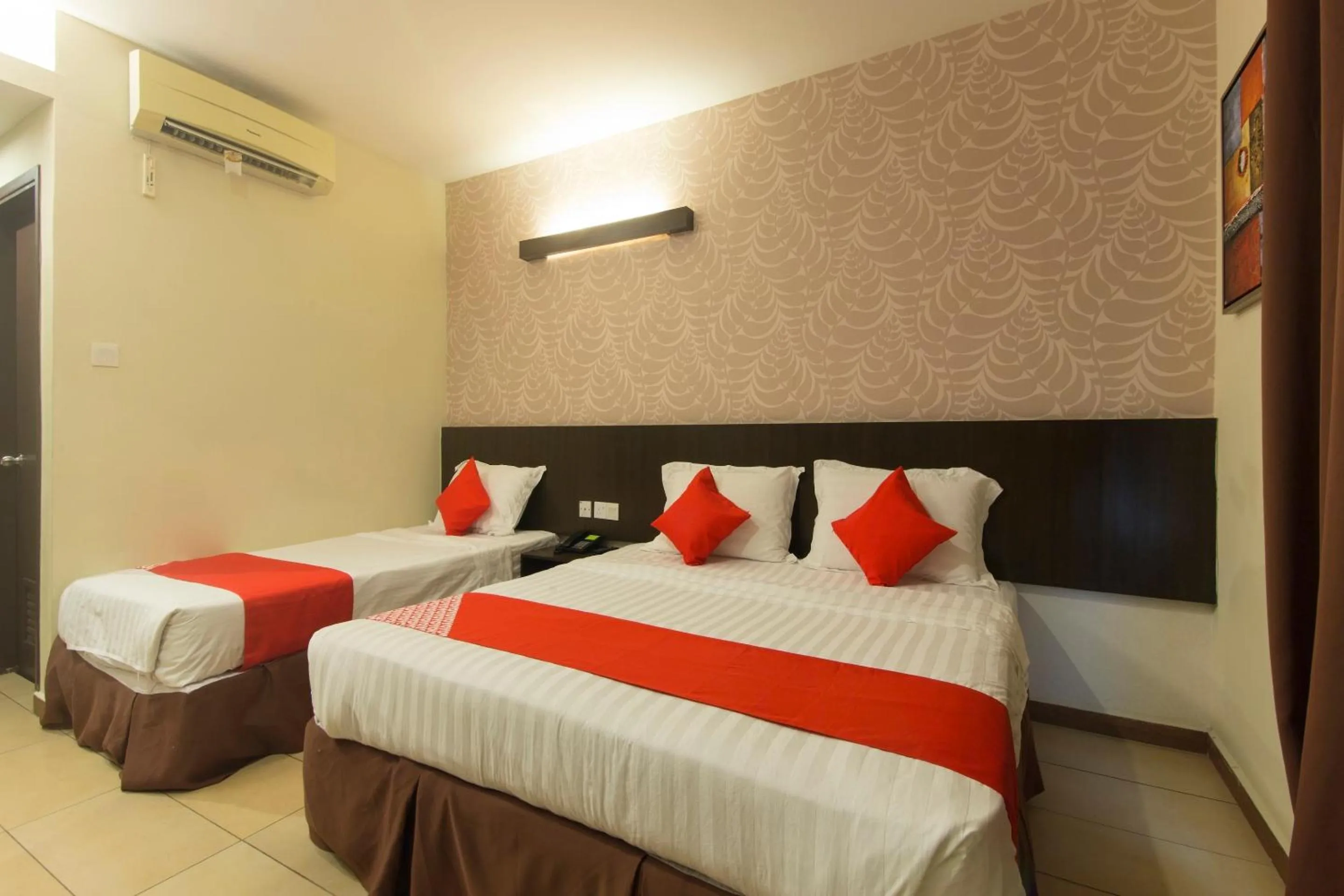 Bedroom, Bed in Hotel O Bei King