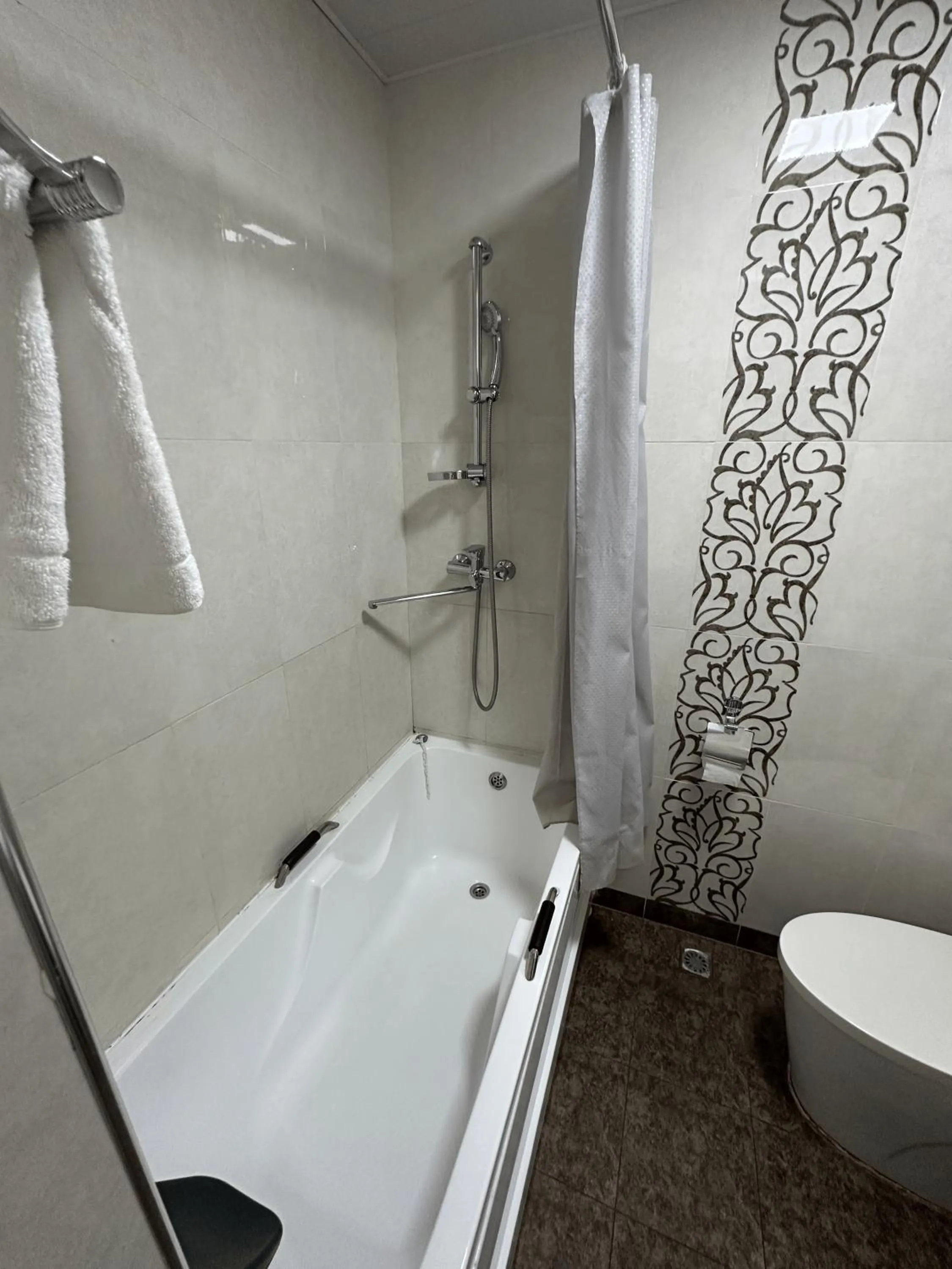 Shower in Artist Regency Hotel