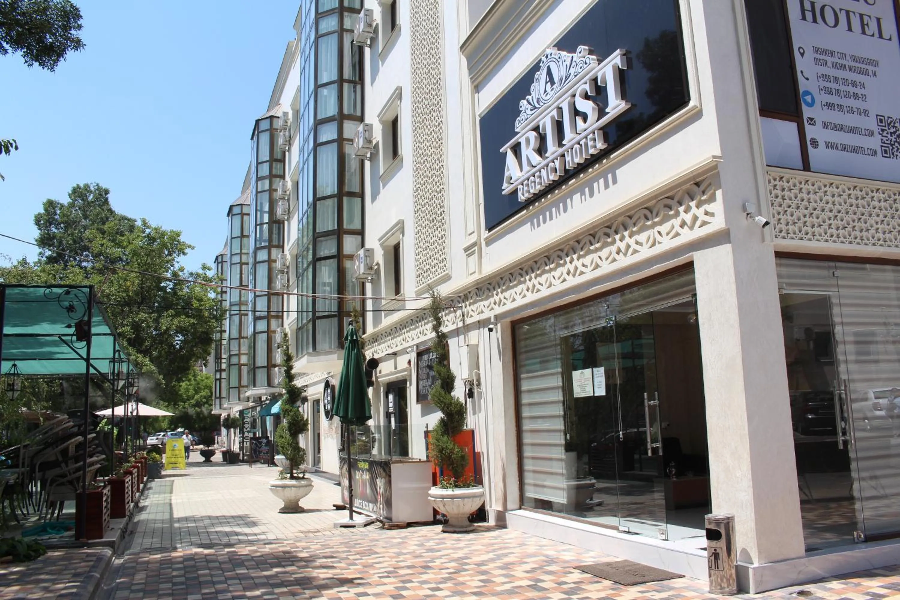 Day in Artist Regency Hotel