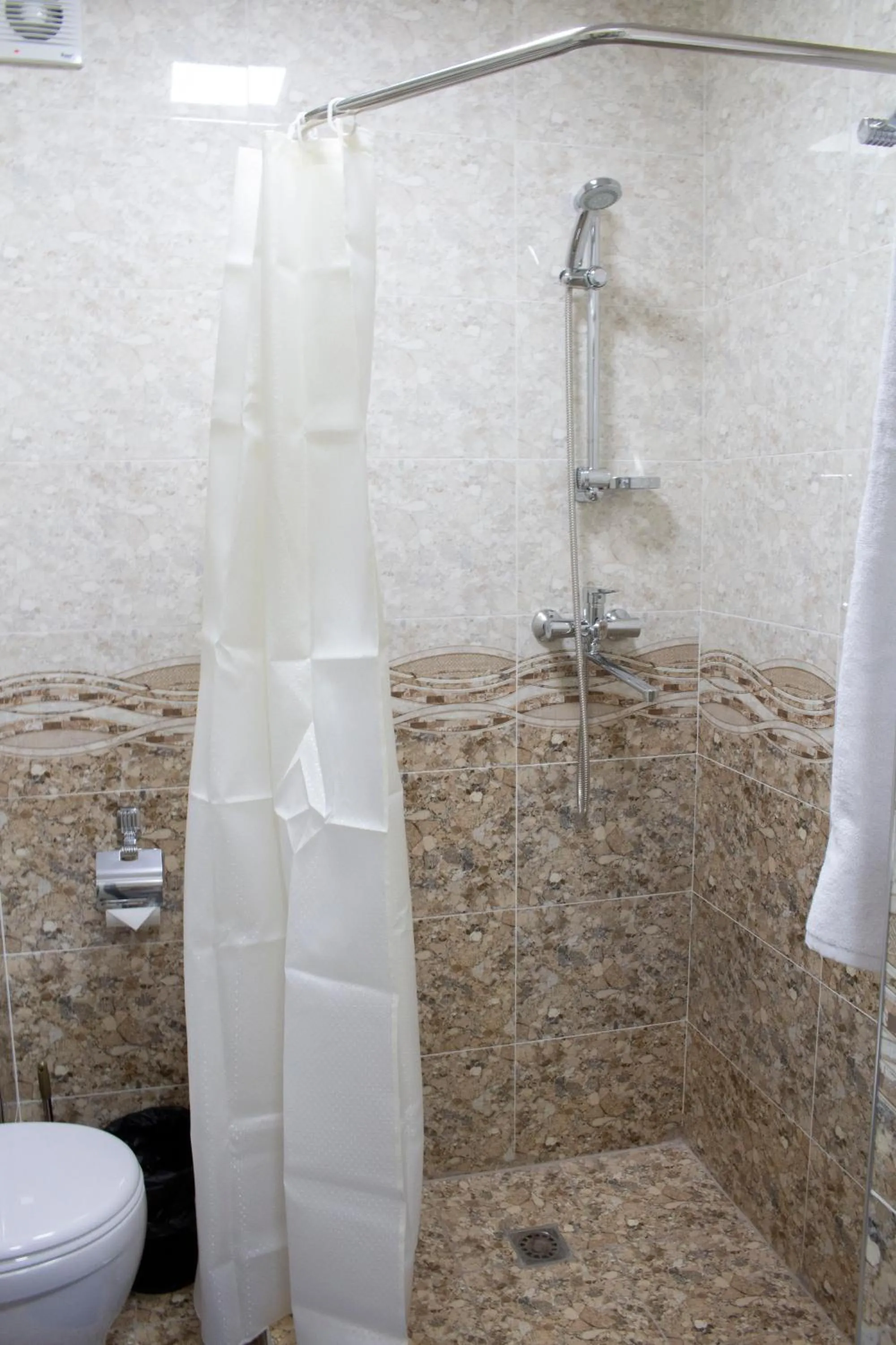 Standard Twin Room in Artist Regency Hotel