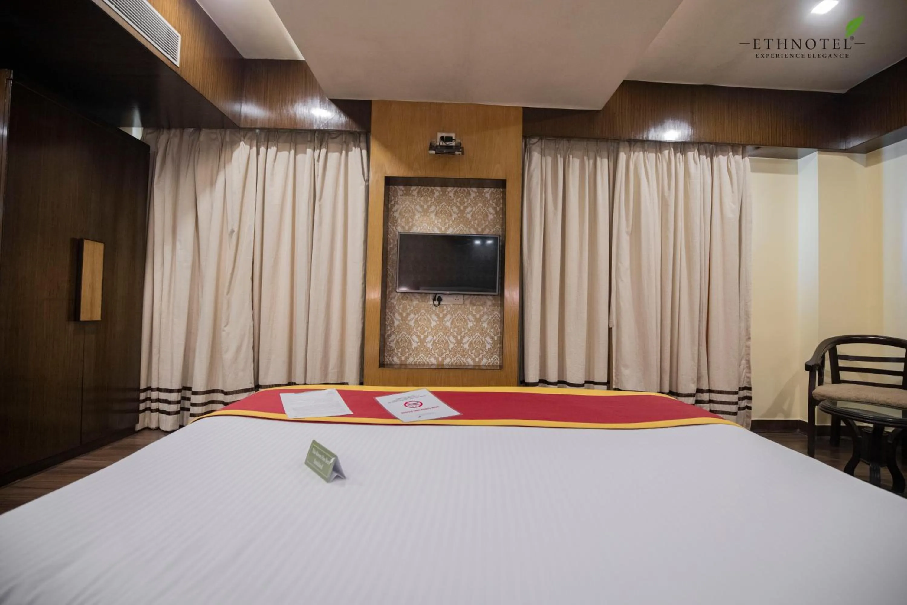 Bed in Ethnotel, Kolkata Airport