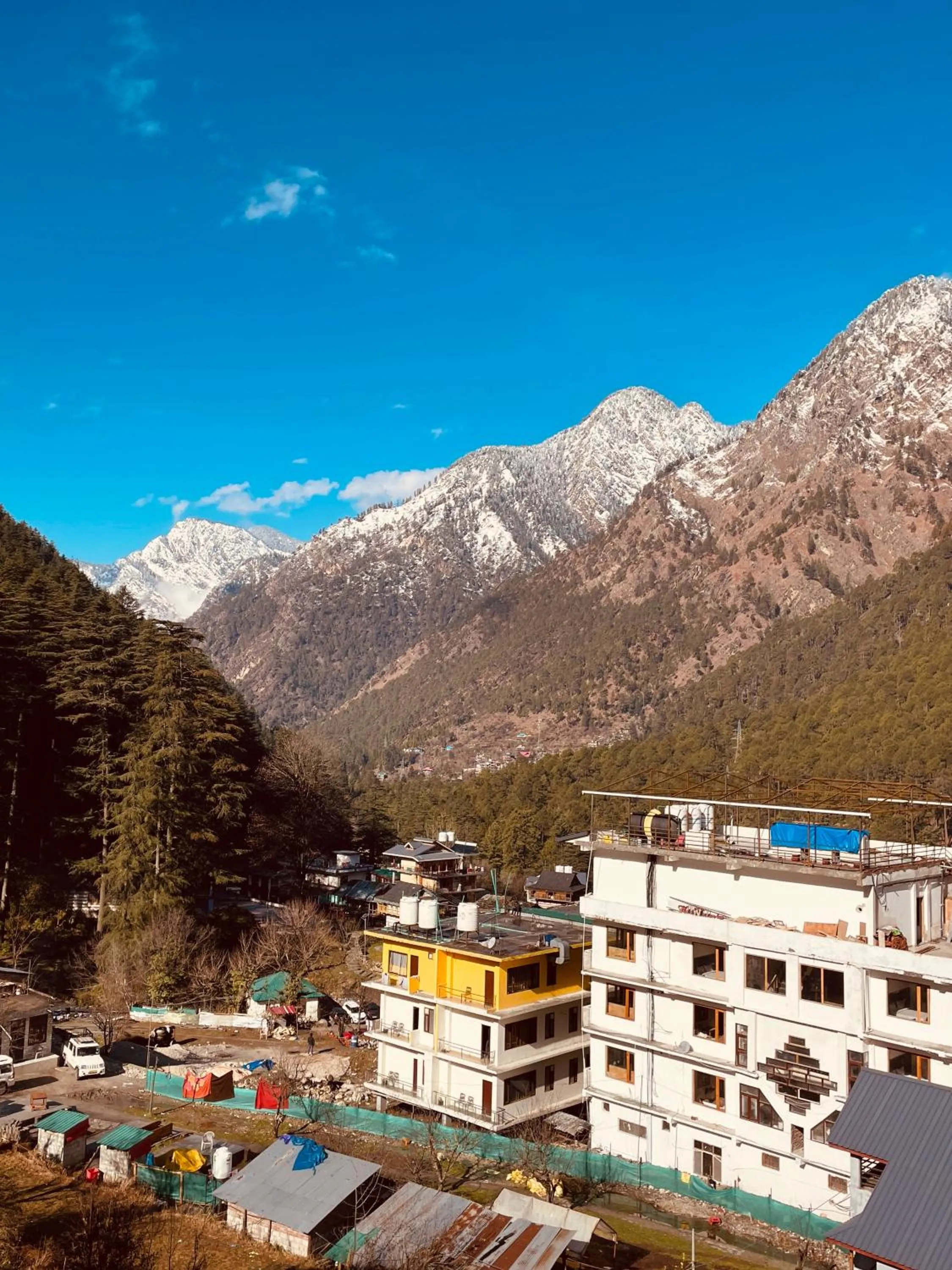 Mountain view in Jungle by sturmfrei Kasol
