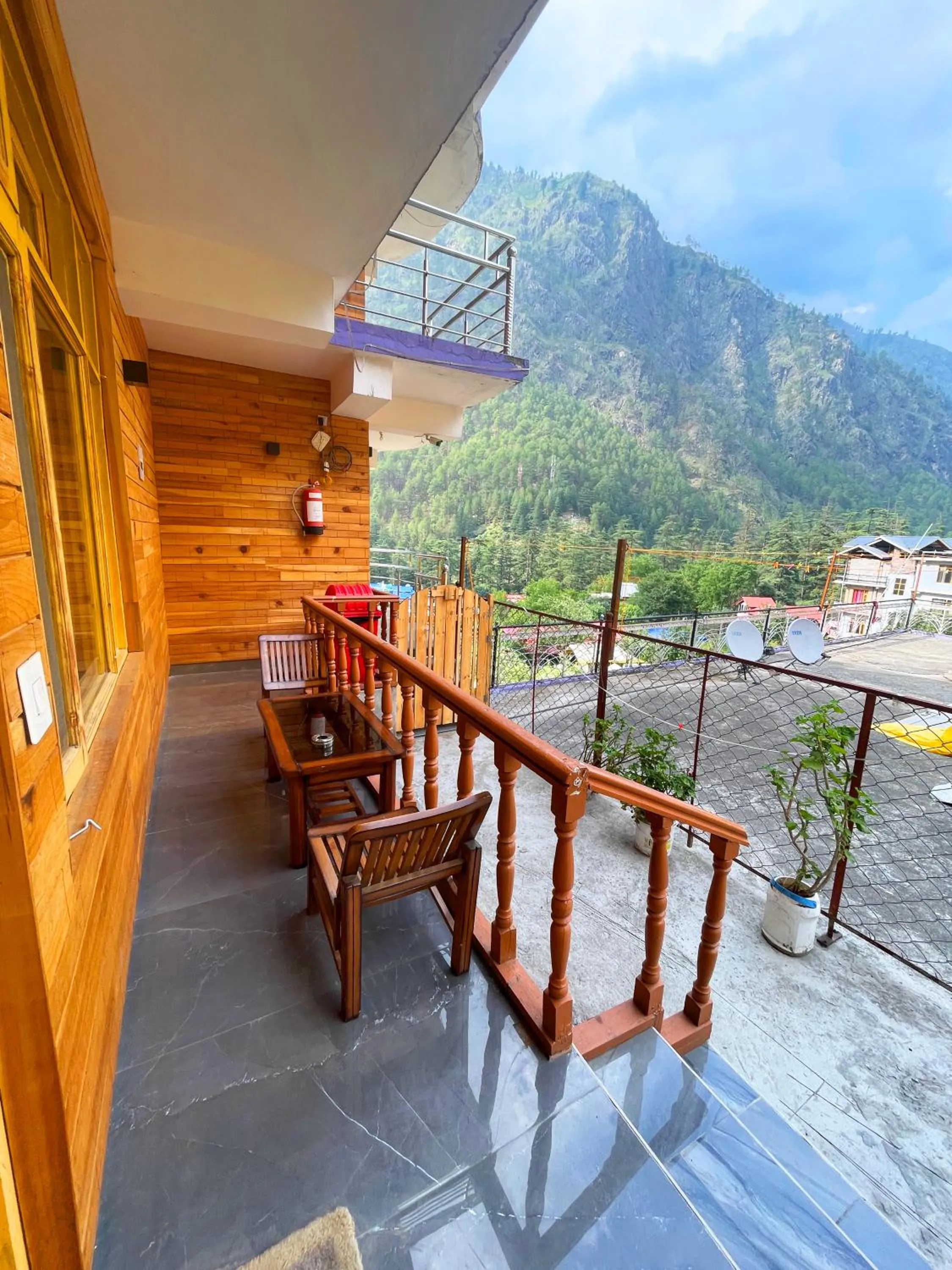 Balcony/Terrace in Jungle by sturmfrei Kasol
