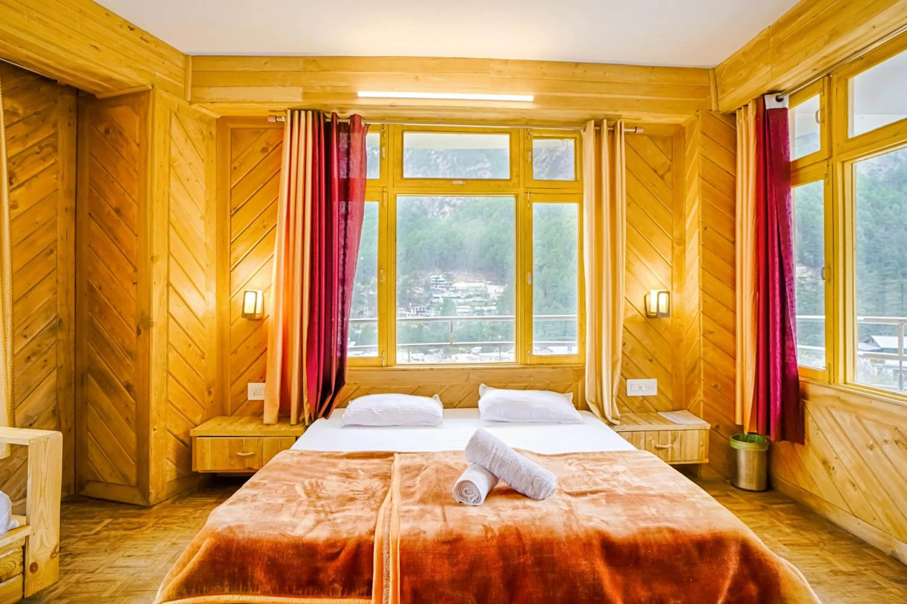 Bed in Jungle by sturmfrei Kasol