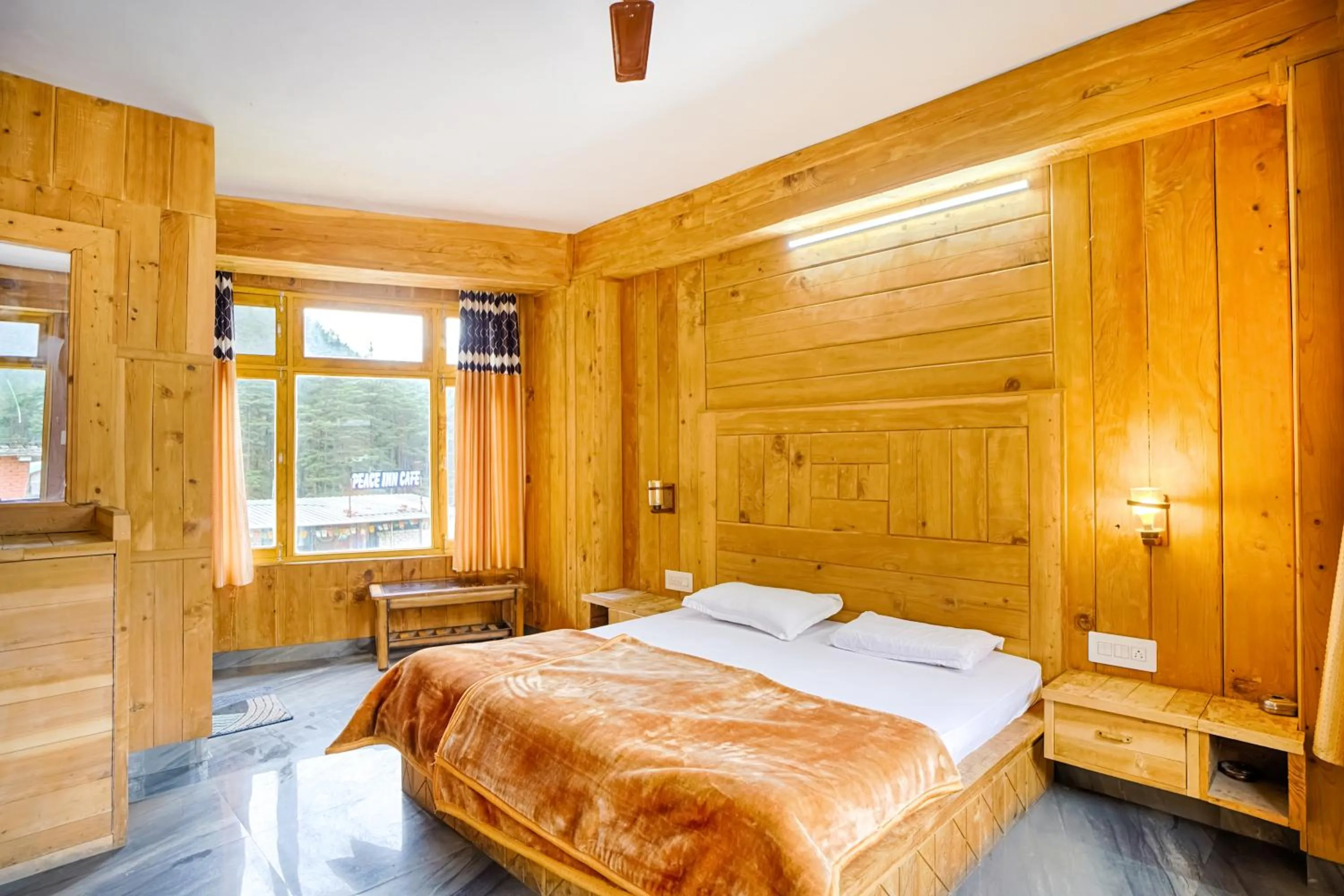 Bed in Jungle by sturmfrei Kasol