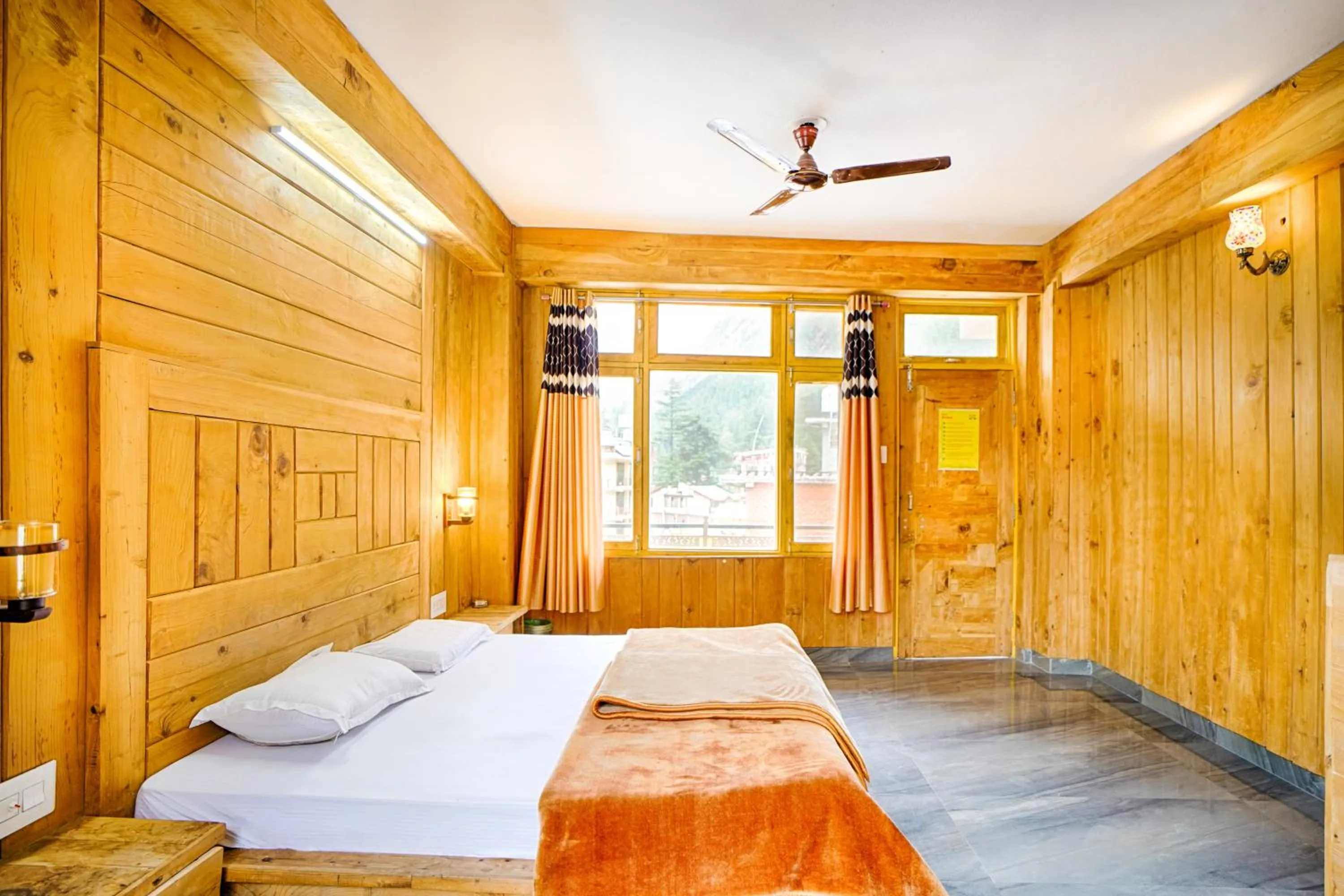 Bed in Jungle by sturmfrei Kasol