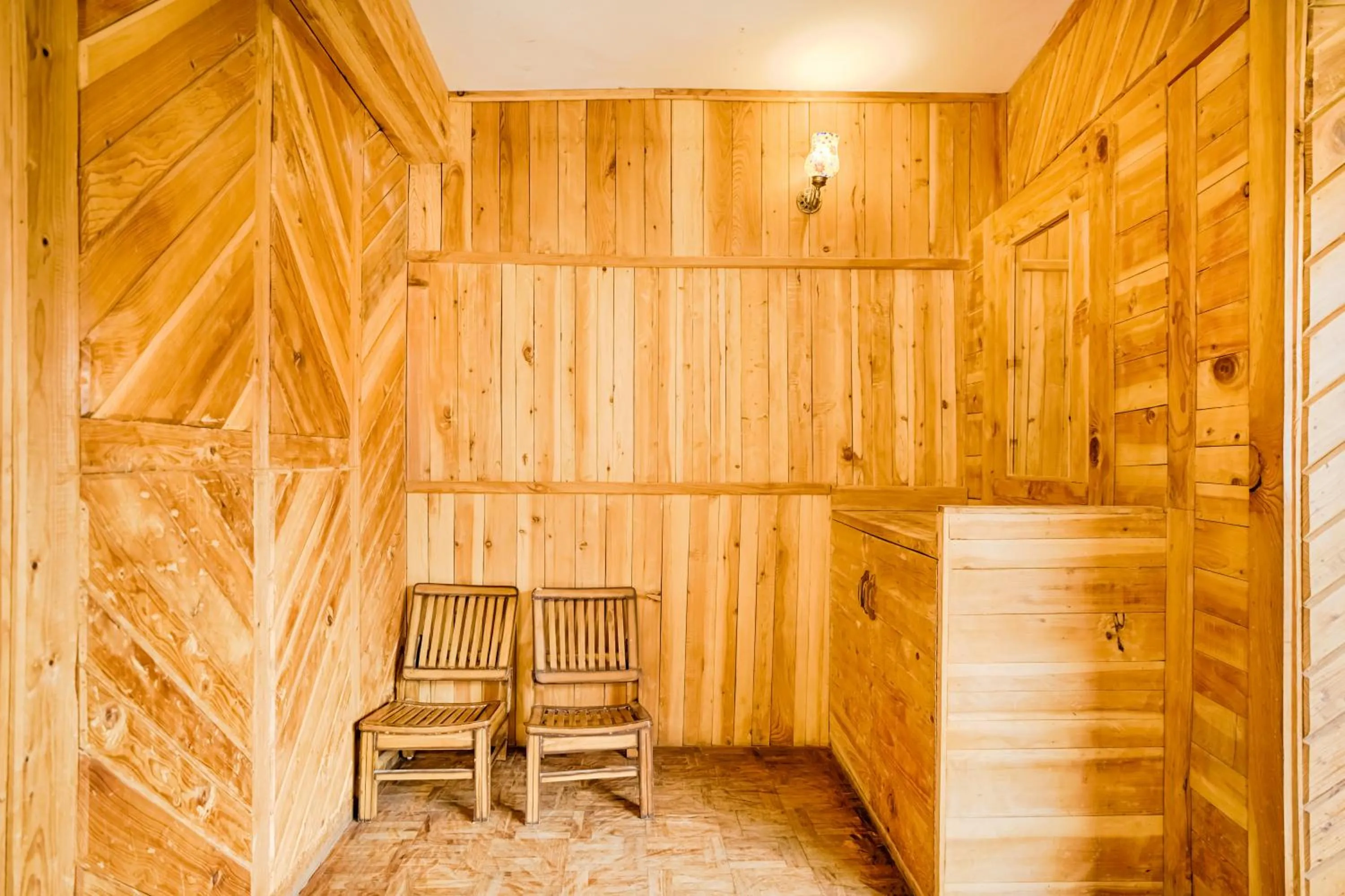 wardrobe in Jungle by sturmfrei Kasol