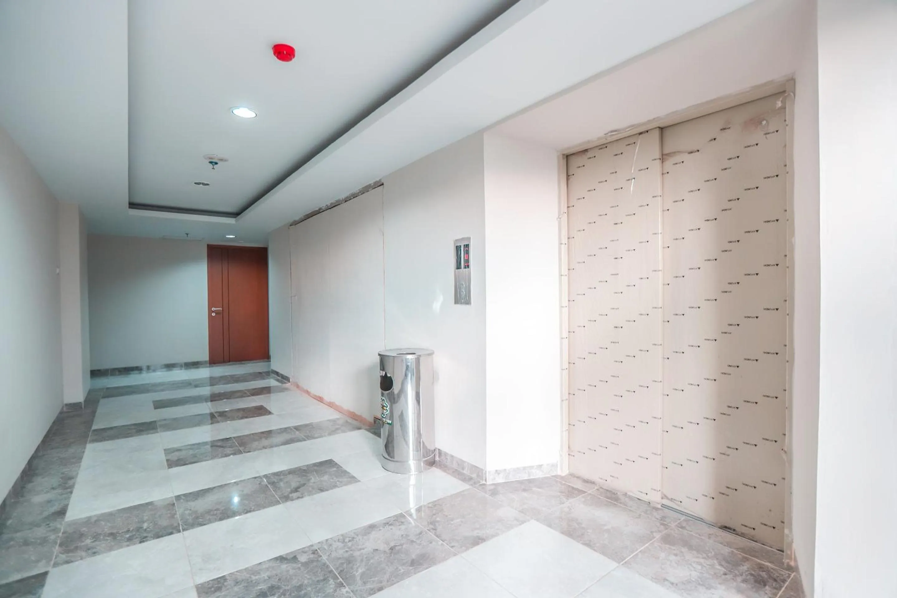 Lobby or reception in Hotel O Ciputat Near Apartment Green Lake View Ciputat