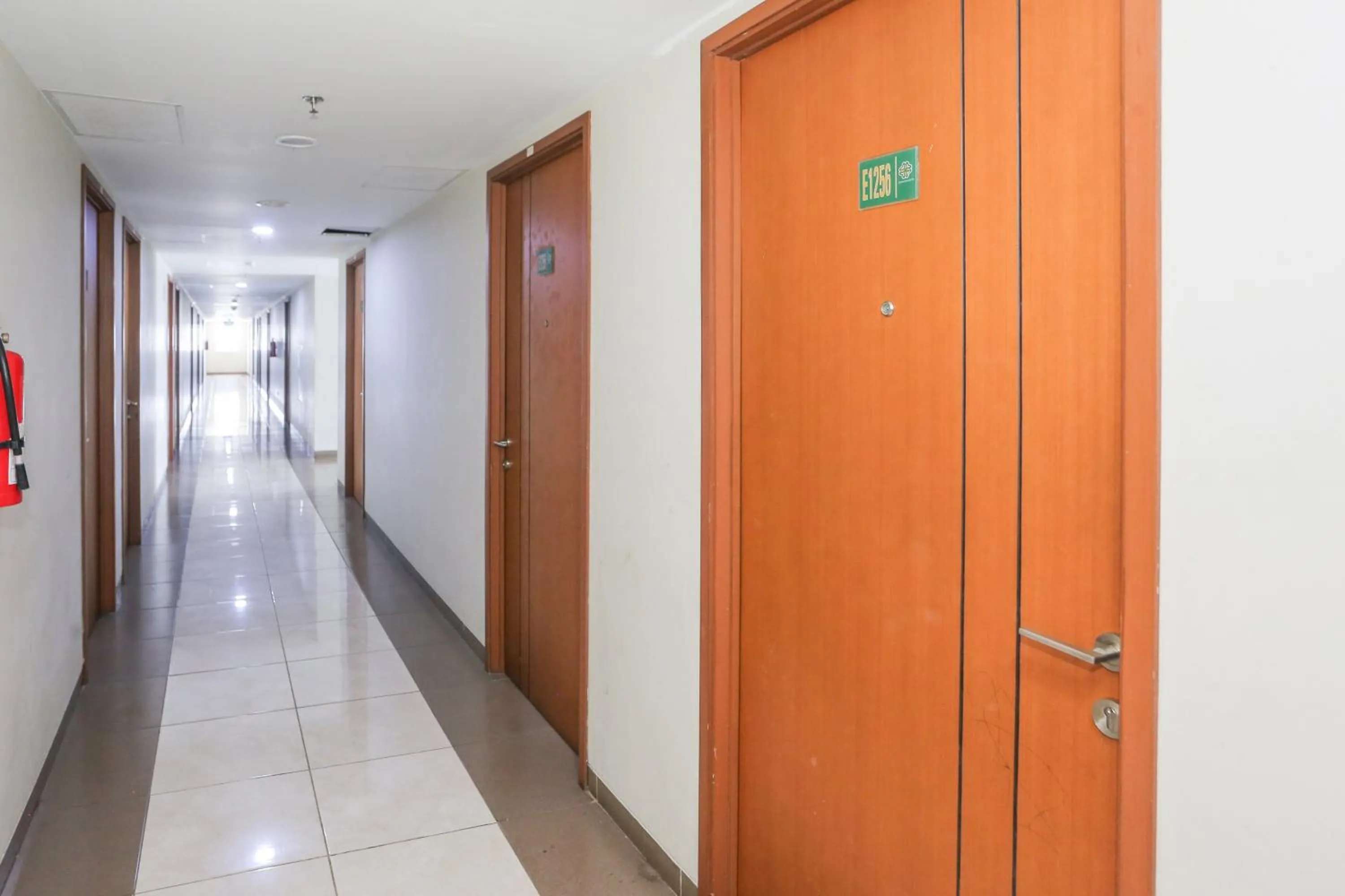 Lobby or reception in Hotel O Ciputat Near Apartment Green Lake View Ciputat