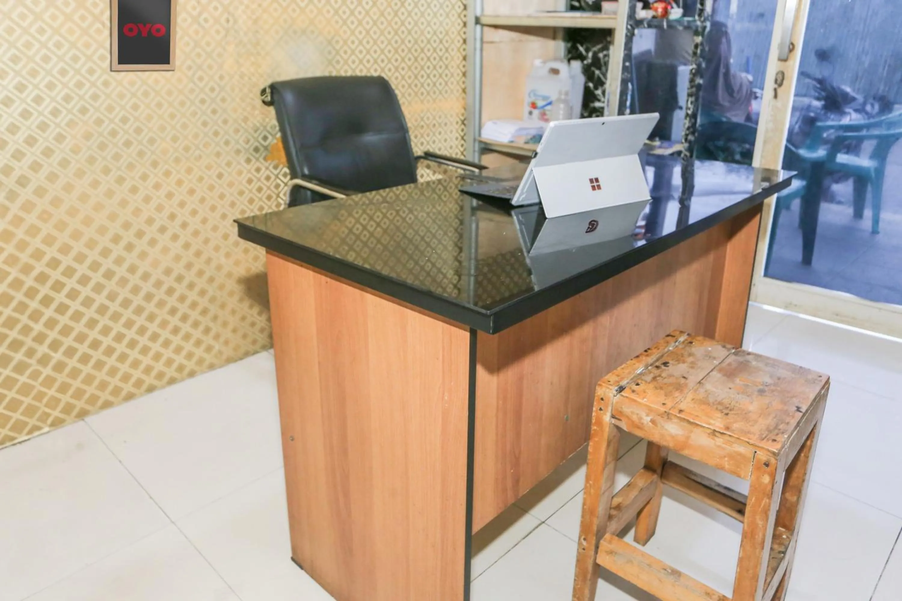 Lobby or reception in Hotel O Ciputat Near Apartment Green Lake View Ciputat