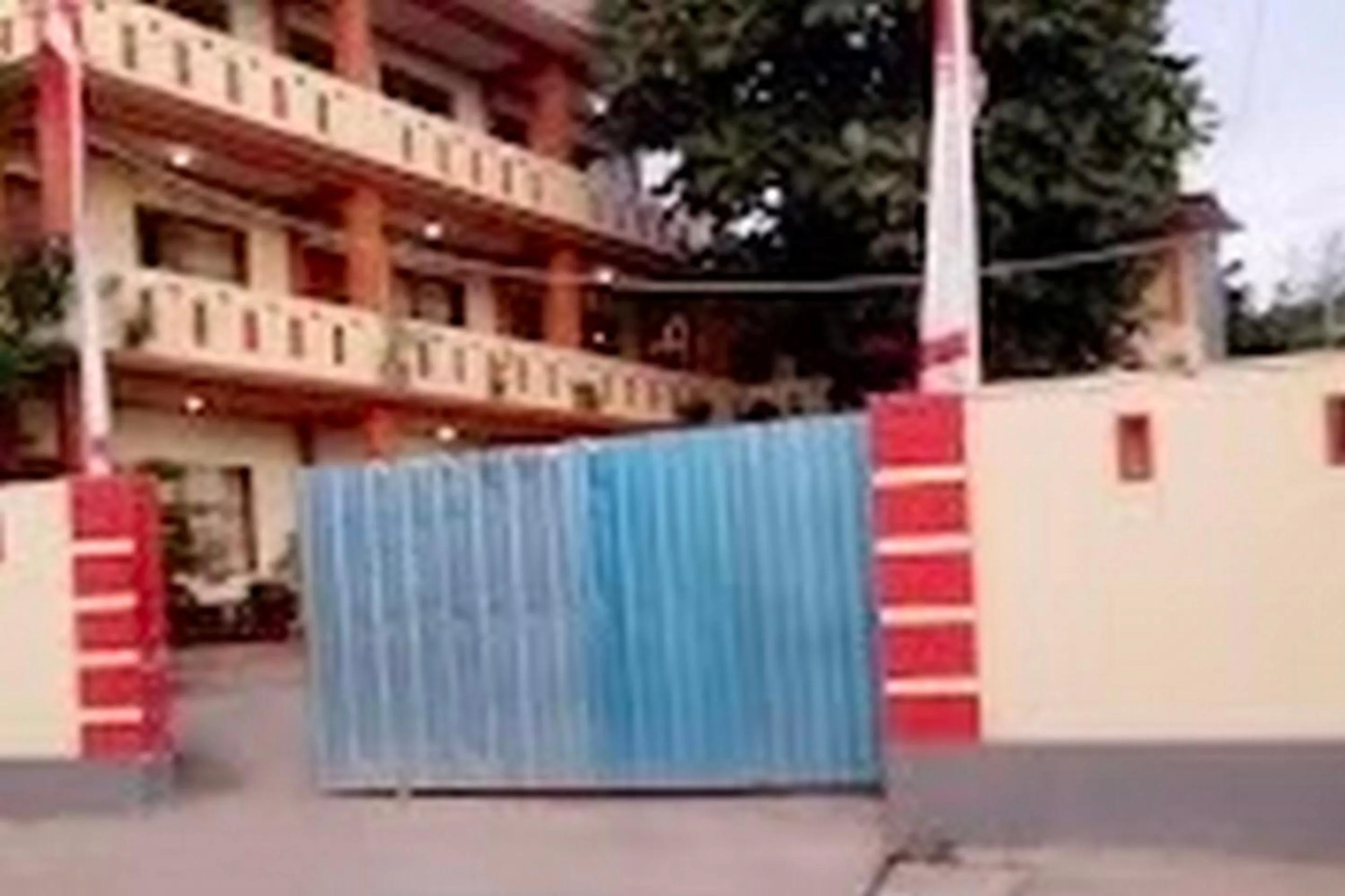 Facade/entrance in Hotel O Kost Takalar Near Polsek Mappakasunggu (Mapsu)