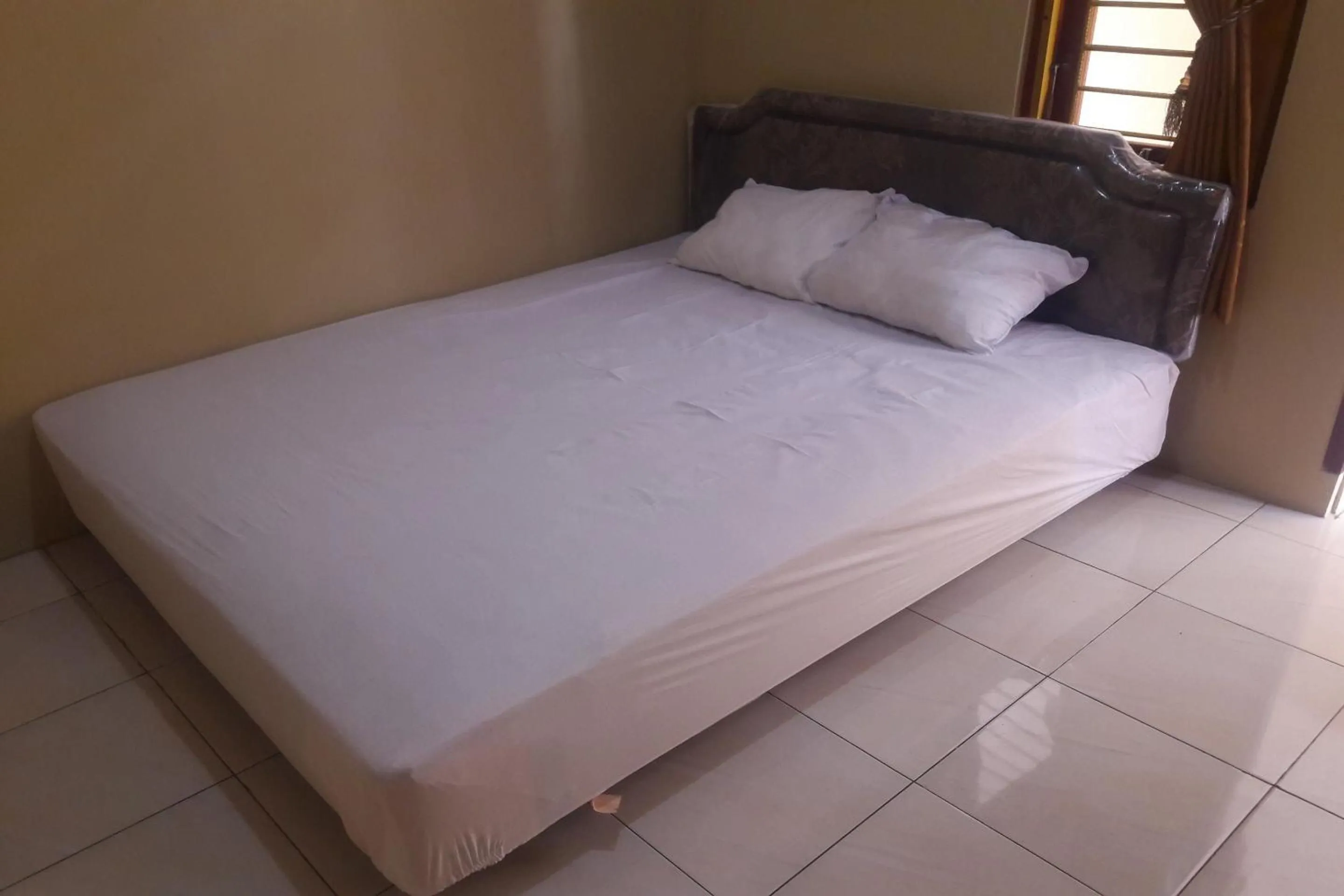 Bedroom, Bed in Hotel O Kost Takalar Near Polsek Mappakasunggu (Mapsu)