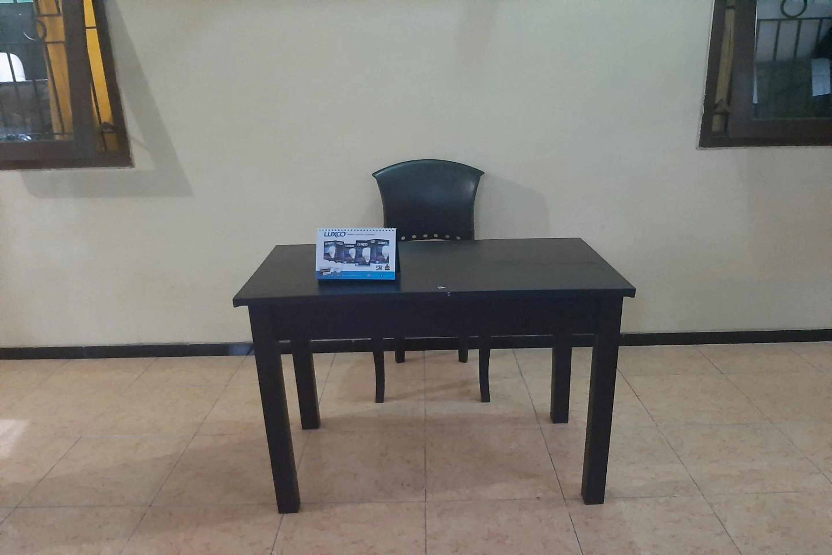 Lobby or reception in Hotel O Sakinah Homestay Bromo Syariah Near Rest Area Wringinanom