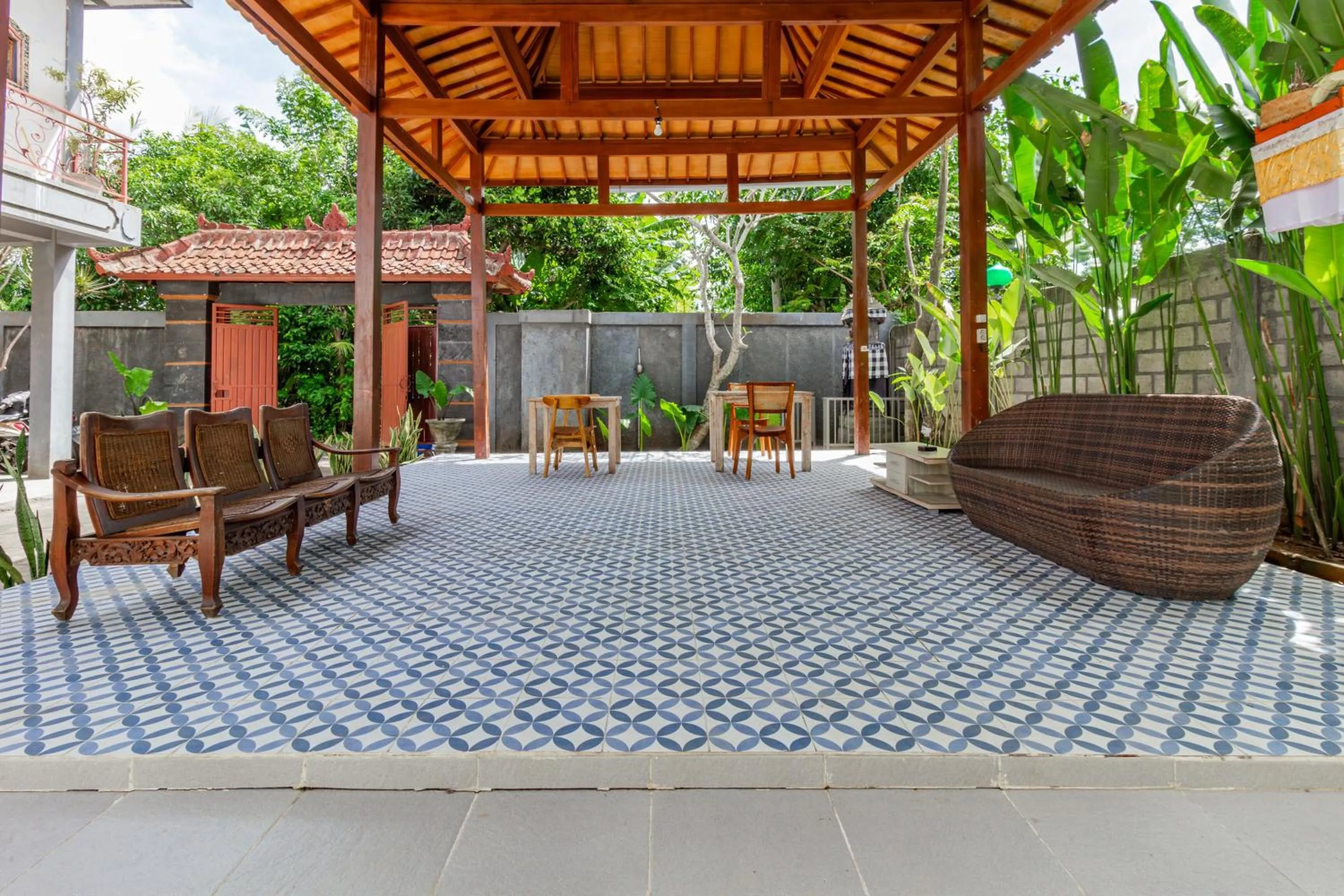 Lobby or reception in Capital O 93944 Geweka Homestay