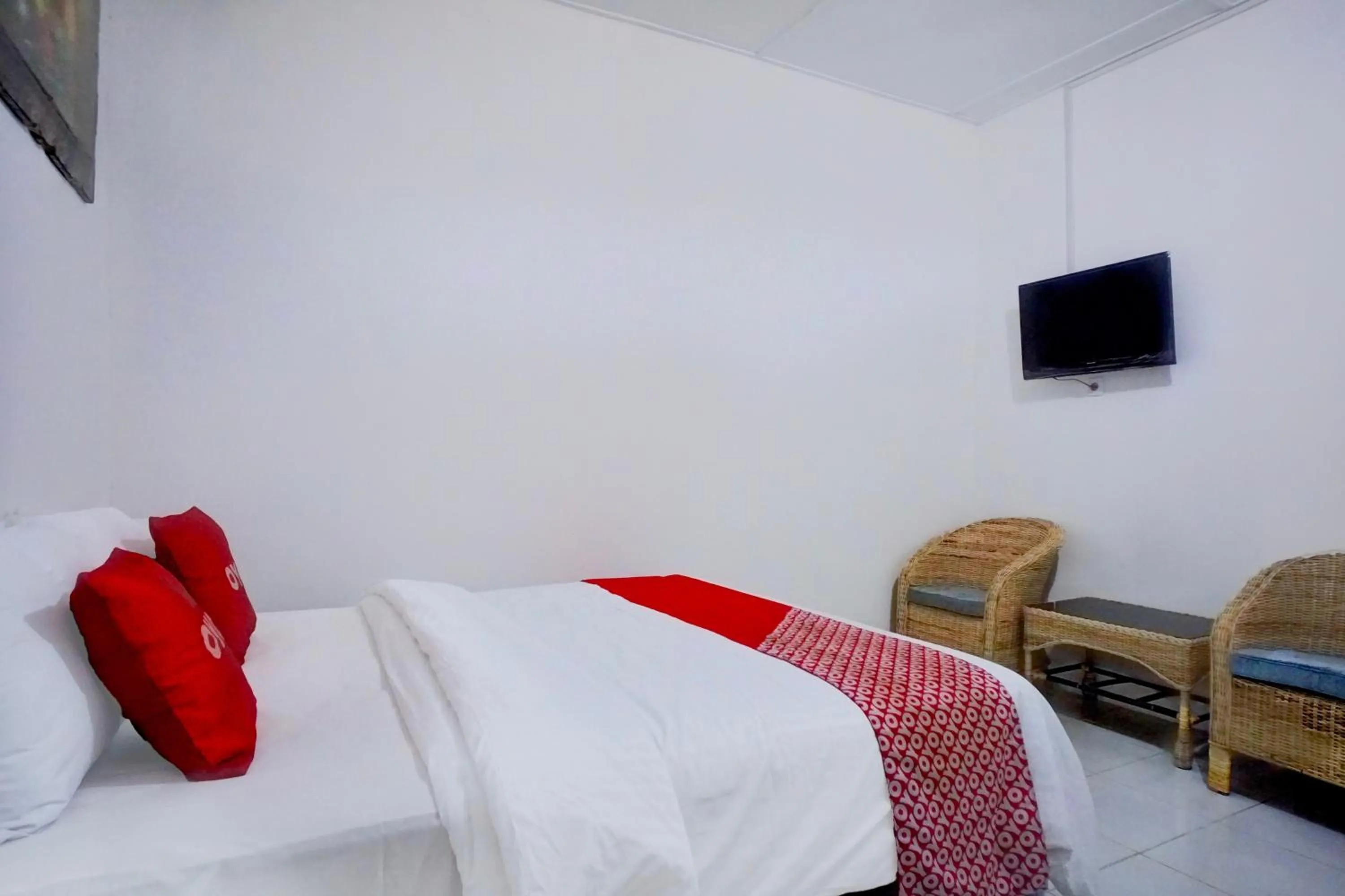 Bedroom, Bed in Hotel O Family Guesthouse