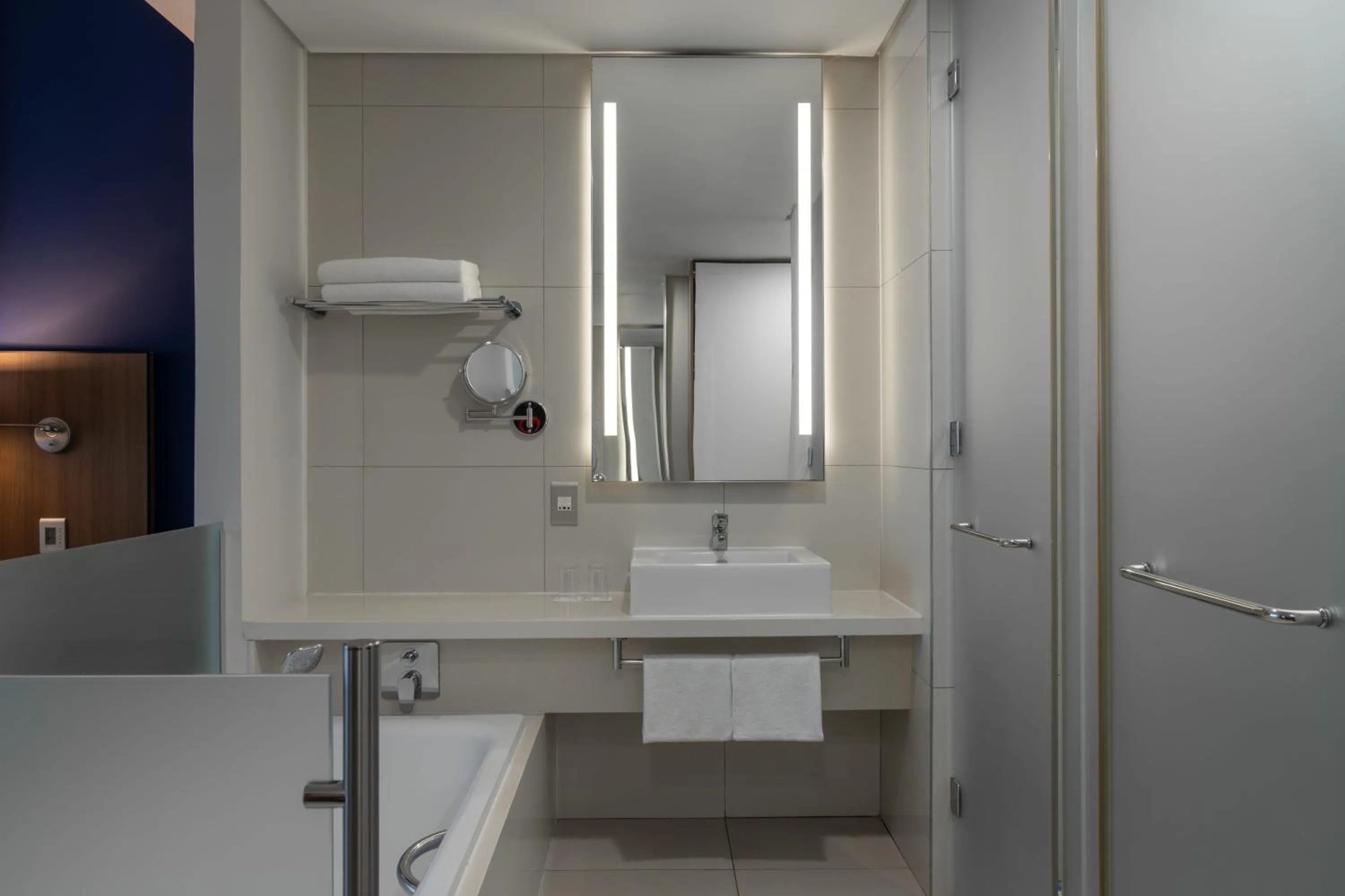 Bathroom in Radisson Blu Hotel & Residence Maputo