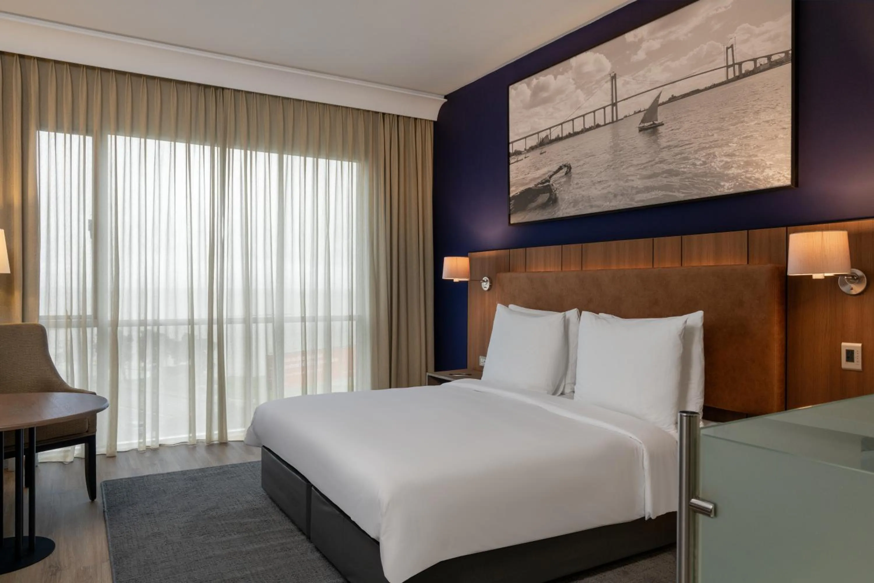 Photo of the whole room, Bed in Radisson Blu Hotel & Residence Maputo