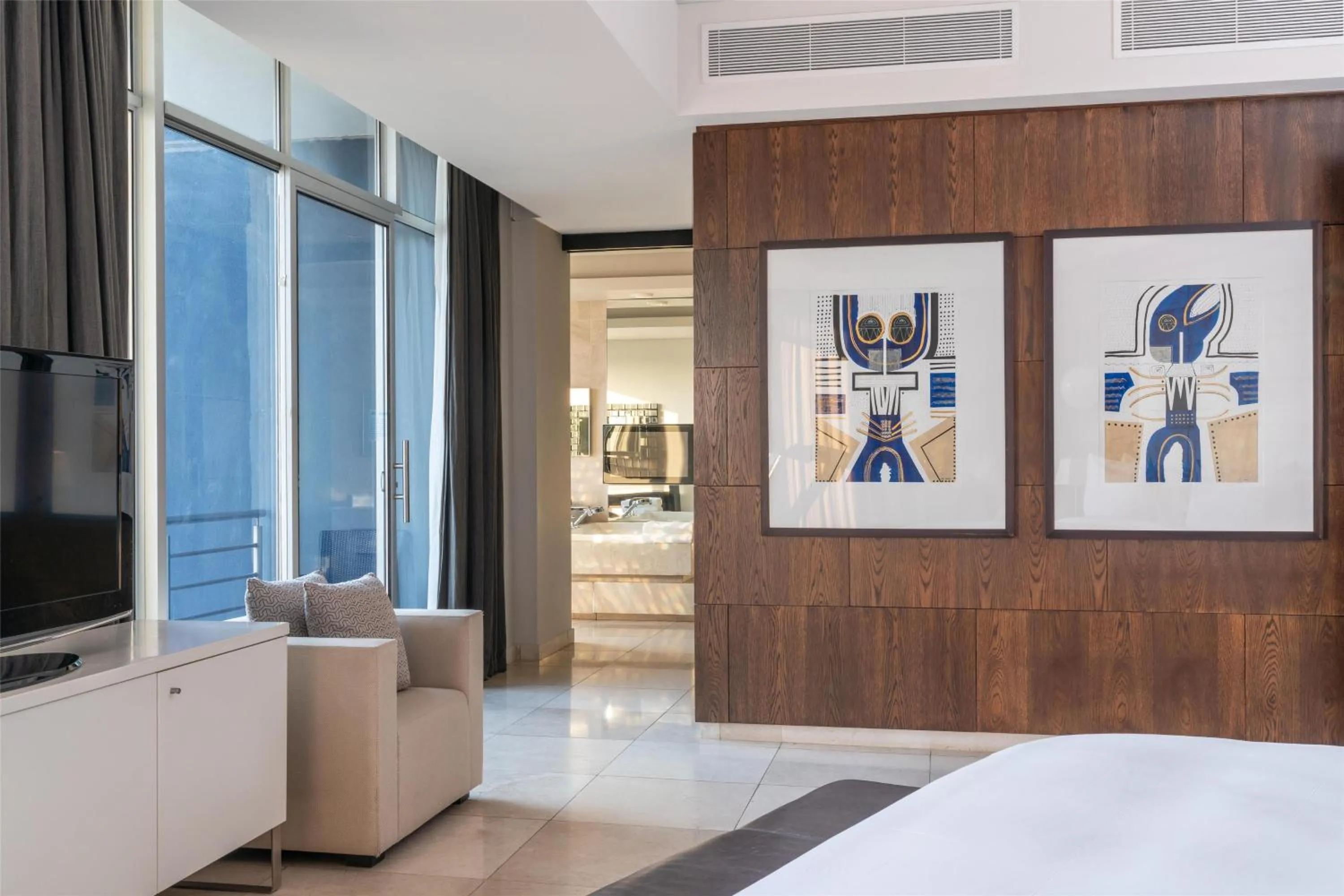 Photo of the whole room, Bed in Radisson Blu Hotel & Residence Maputo