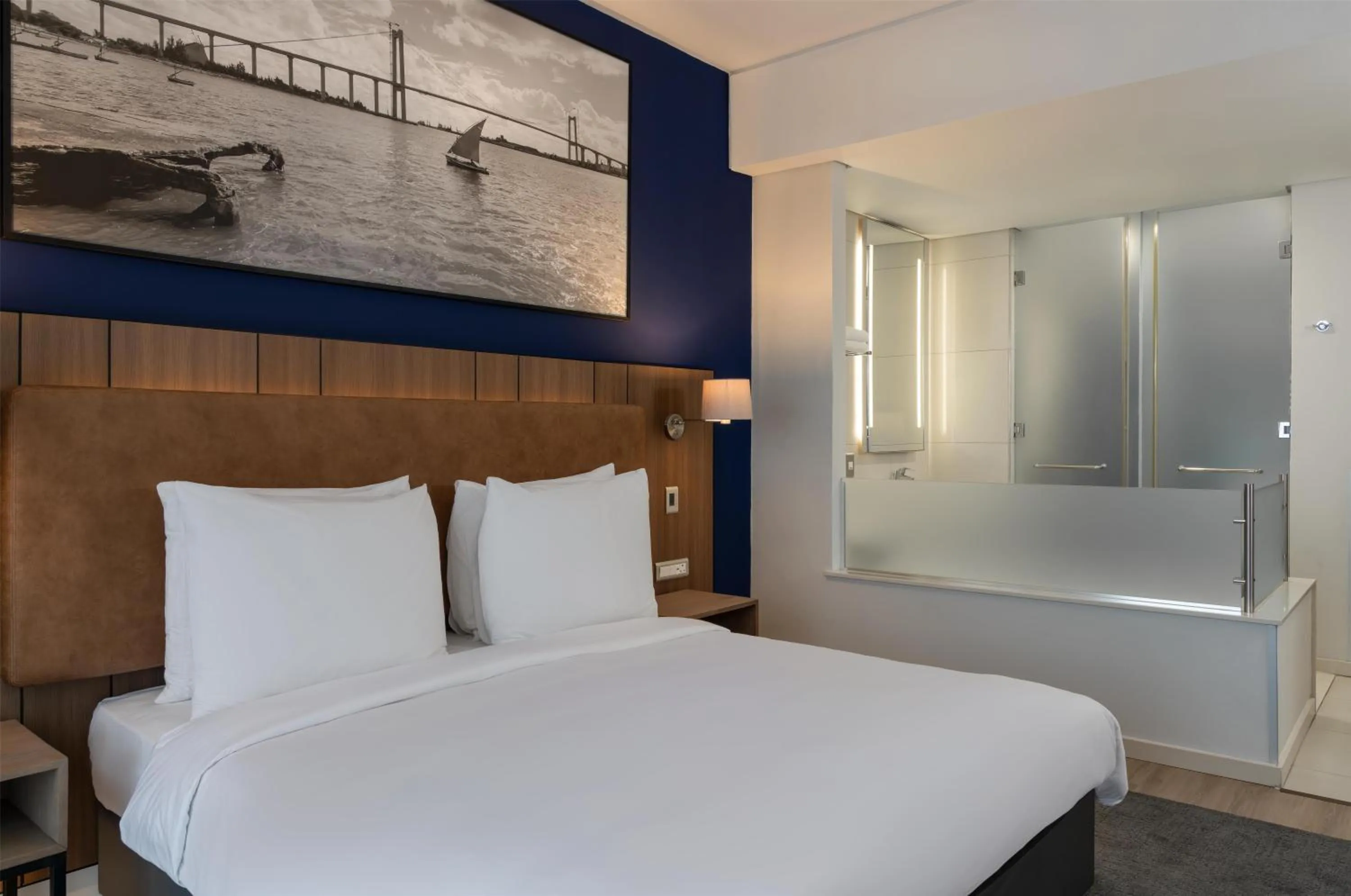 Bedroom, Bed in Radisson Blu Hotel & Residence Maputo