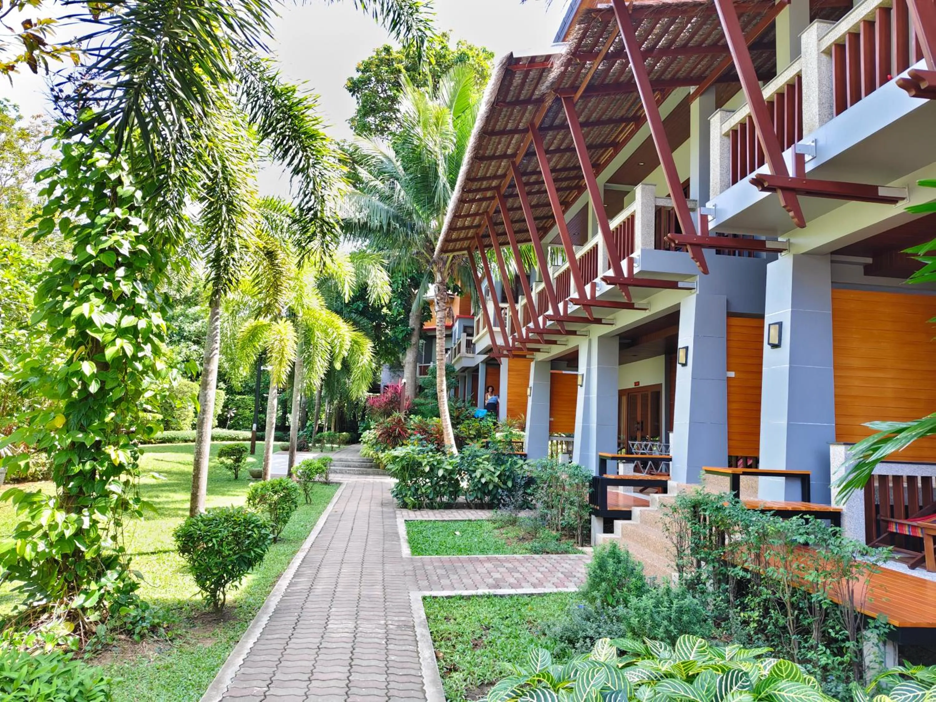 Day in Lanta Intanin Resort - SHA Extra Plus