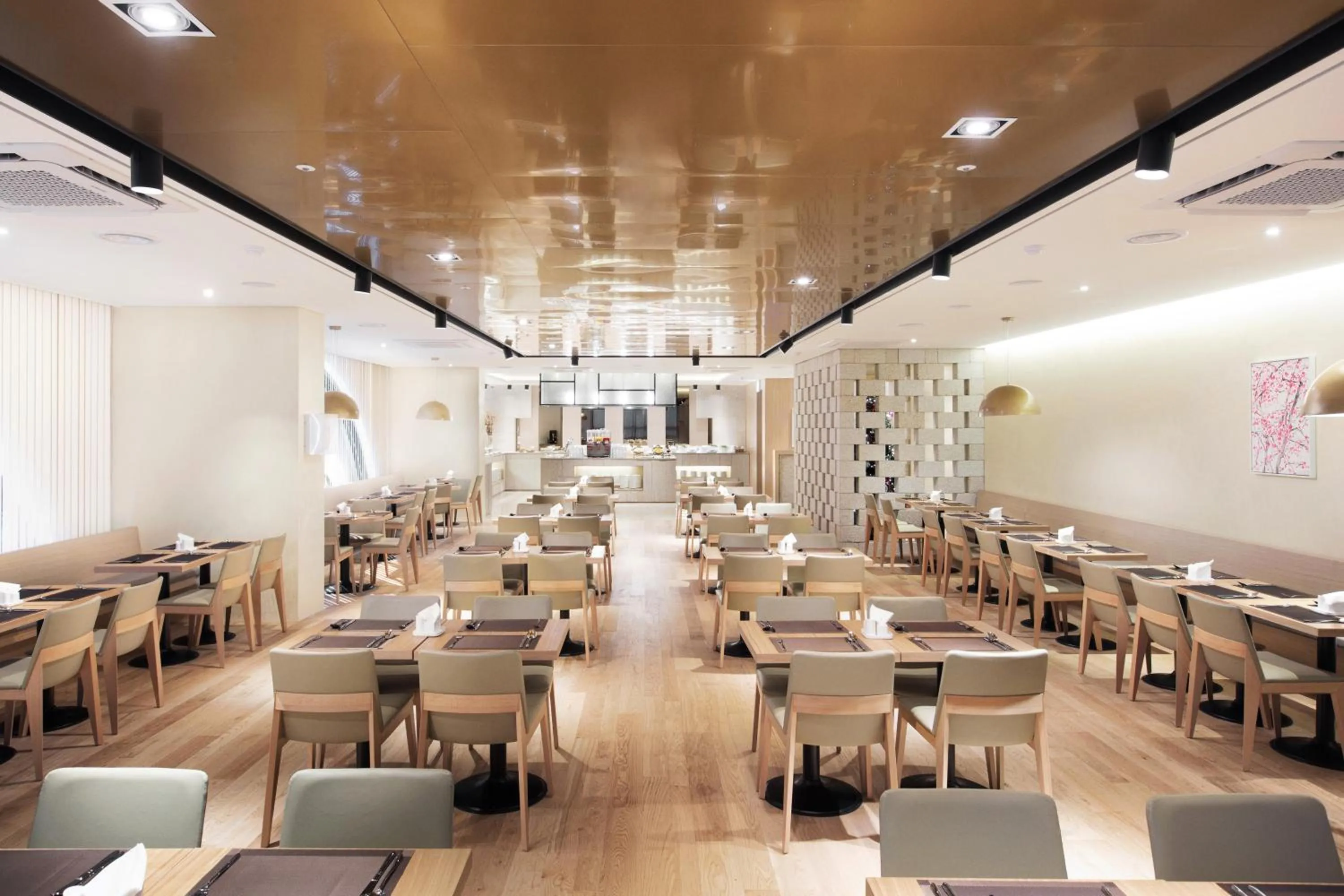 Restaurant/places to eat in Crown Harbor Hotel Busan