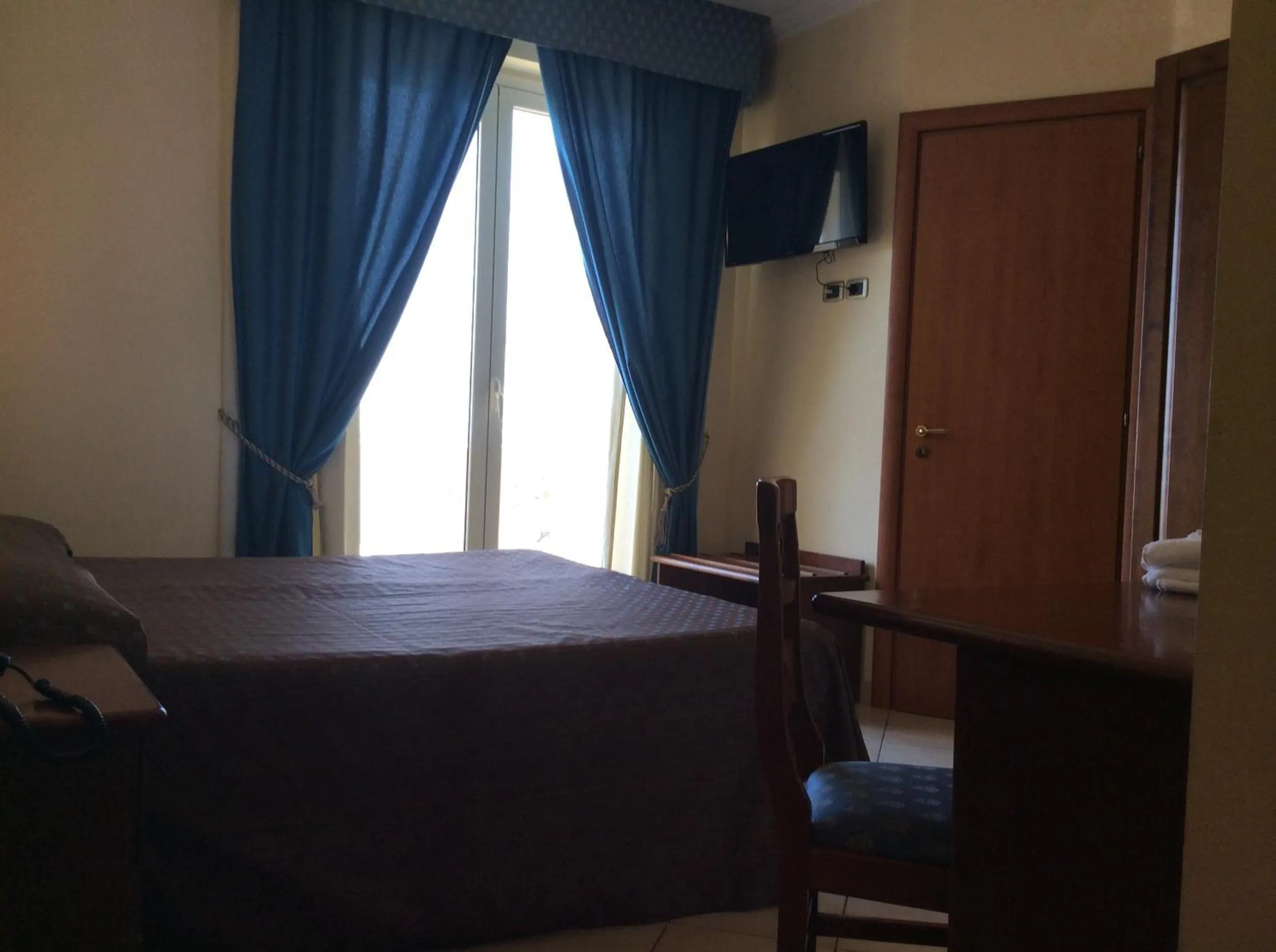 Bed in Cridda Hotel & Restaurant