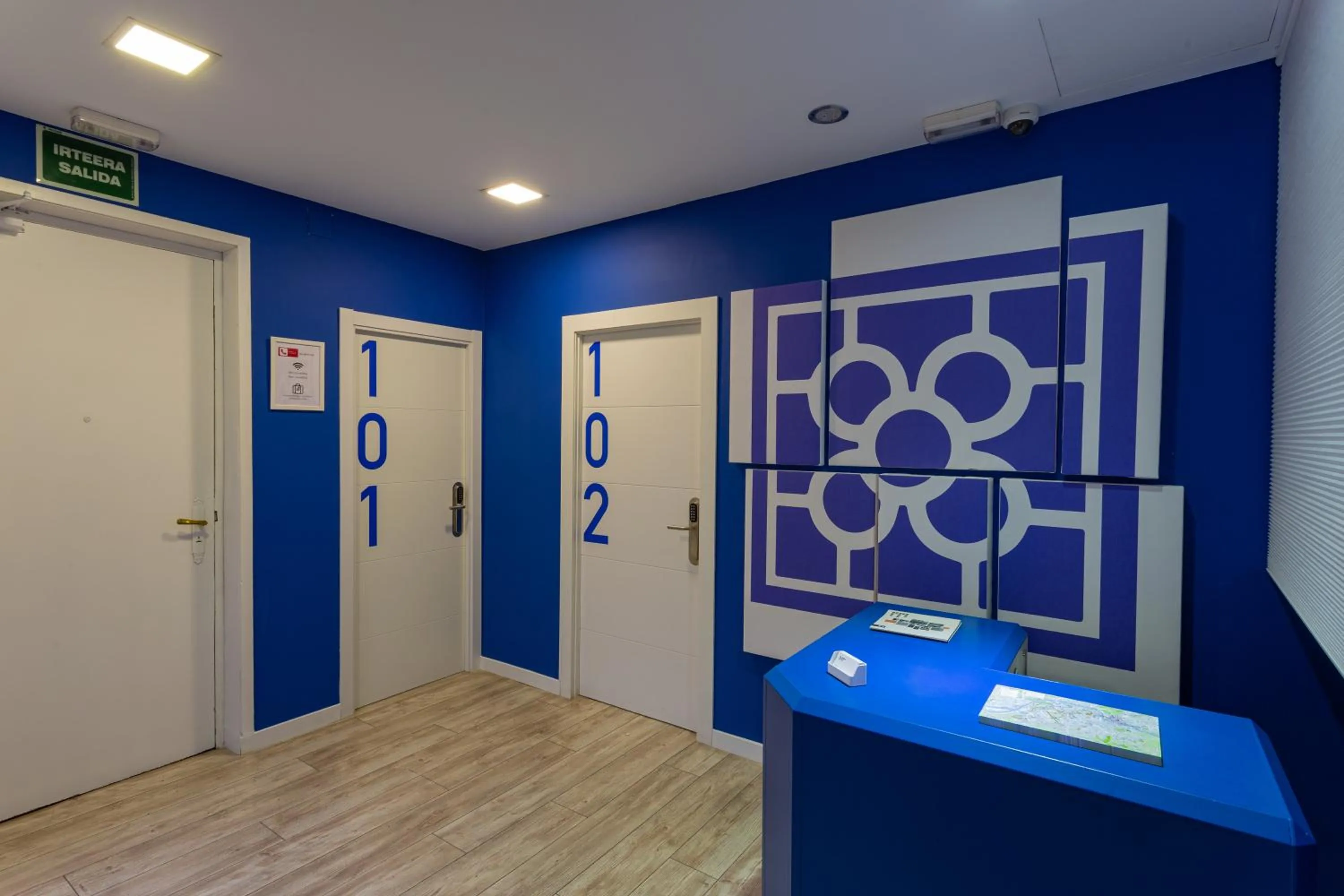 Lobby or reception in Casual Blue