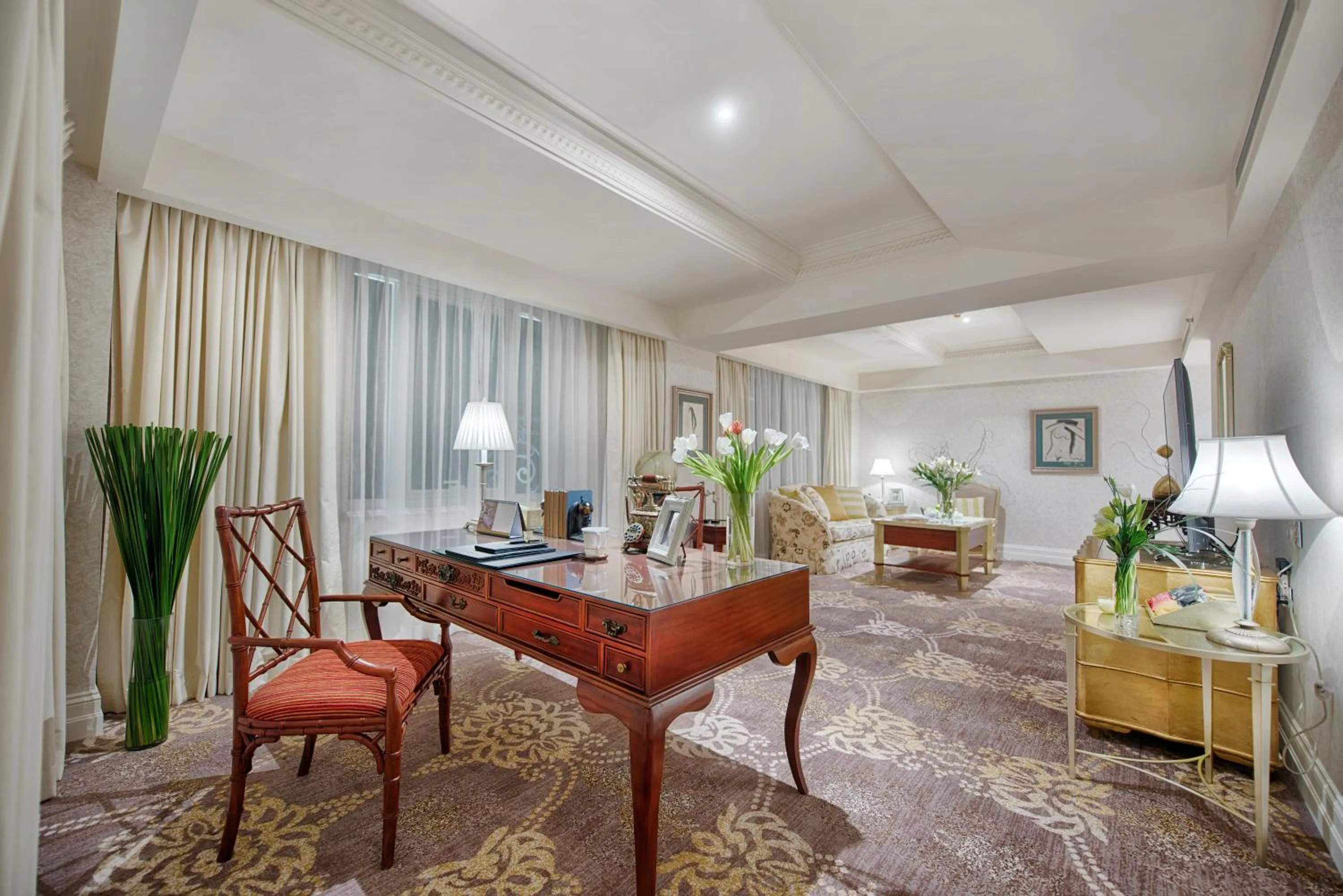 Photo of the whole room in Apricot Hotel