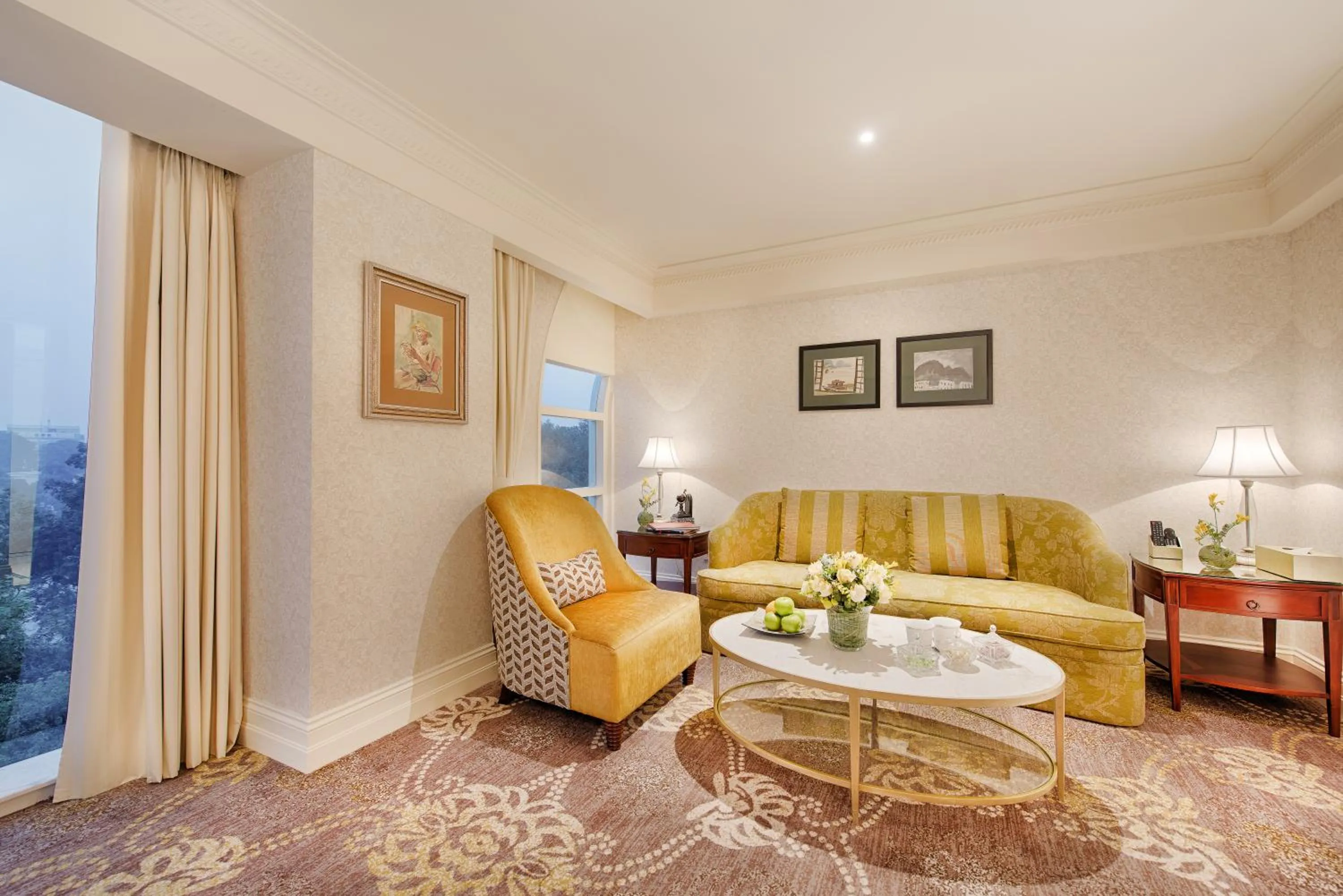 Living room in Apricot Hotel