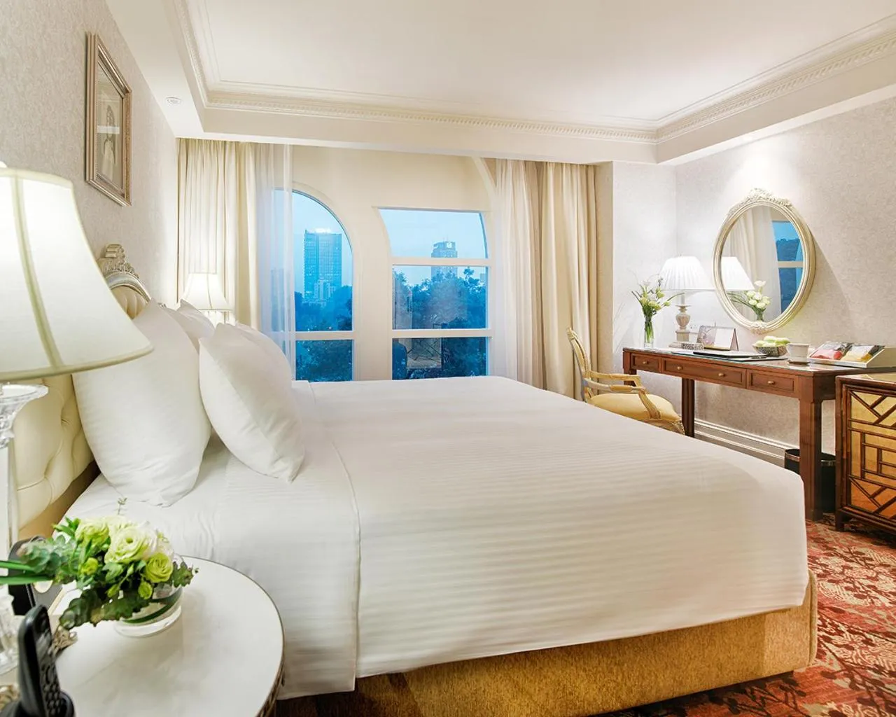 Lake view, Bed in Apricot Hotel