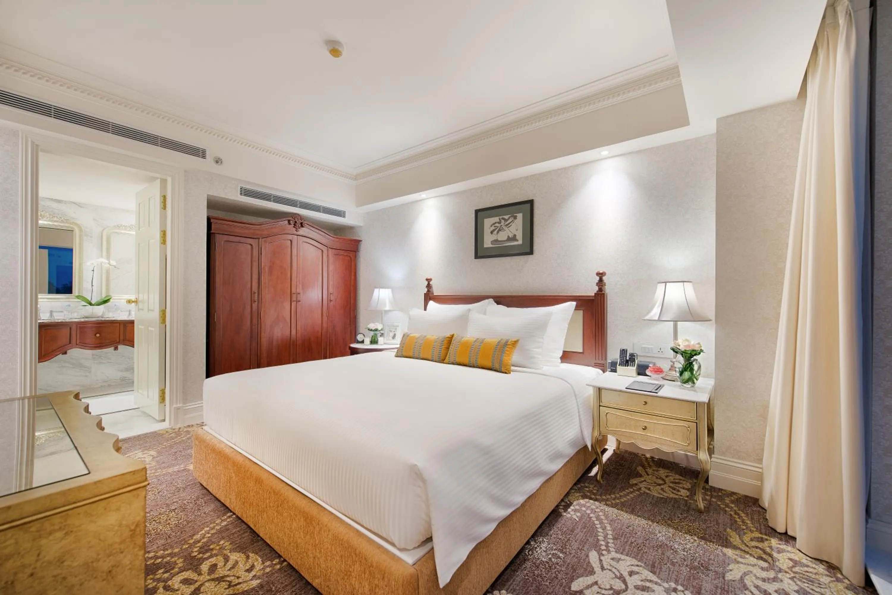 Bedroom, Bed in Apricot Hotel