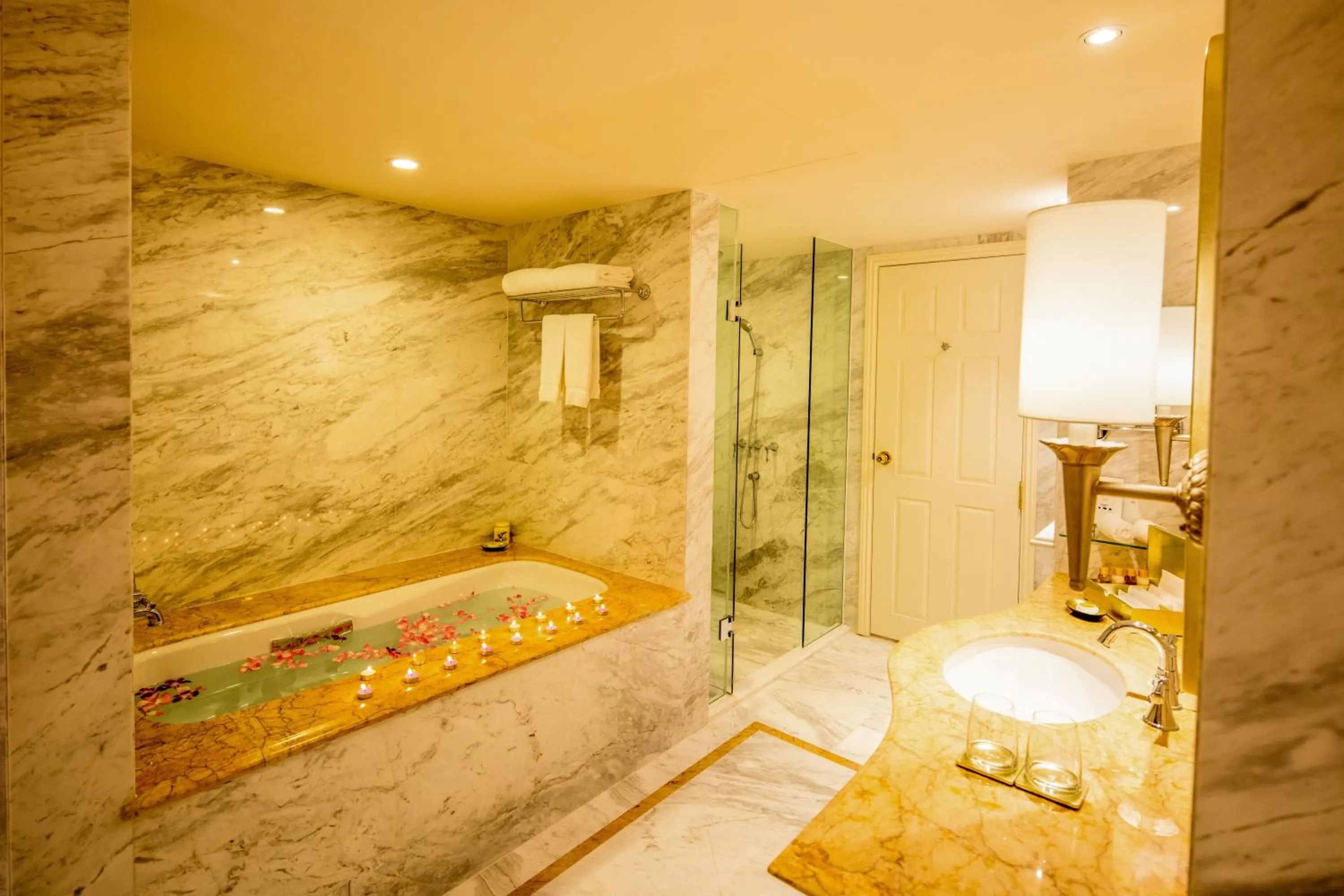 Bathroom, Bed in Apricot Hotel