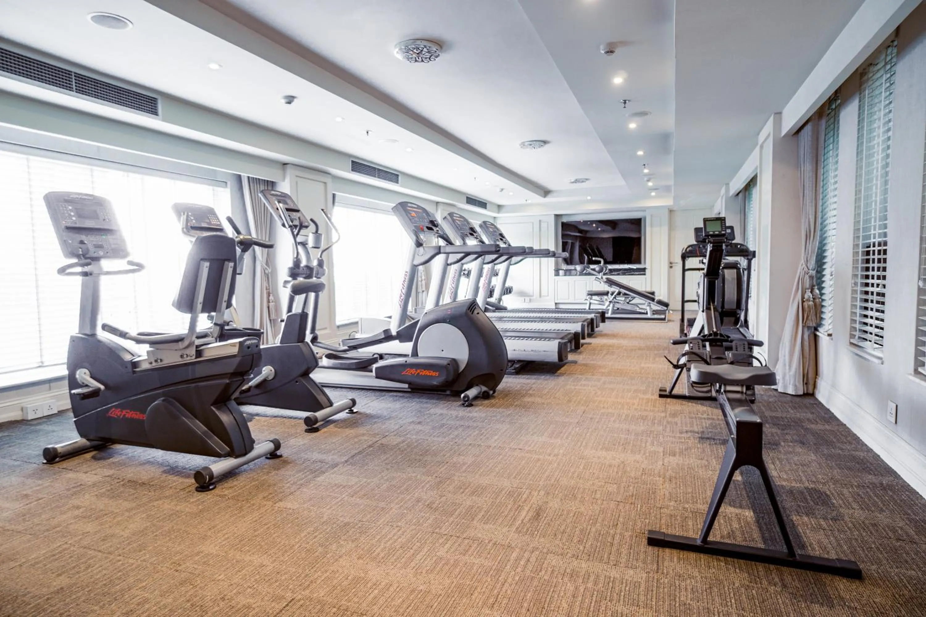 Fitness centre/facilities in Apricot Hotel