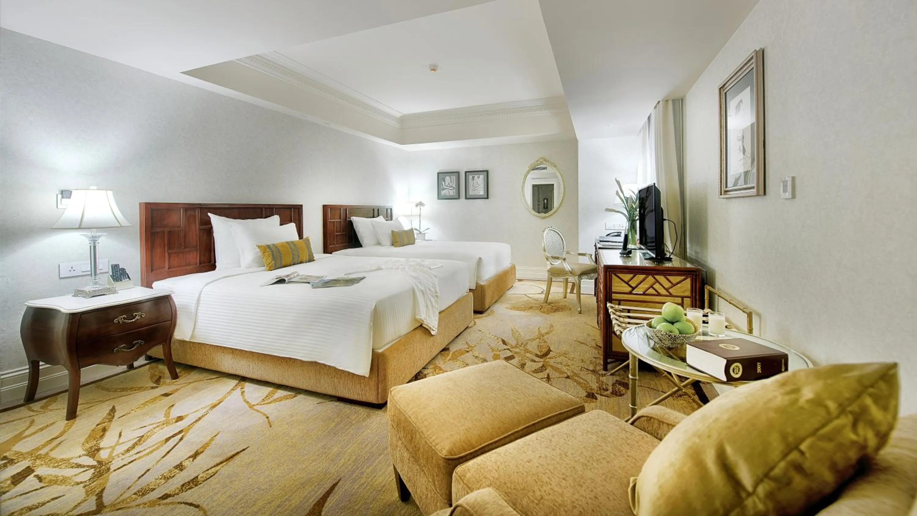 Bedroom, Bed in Apricot Hotel