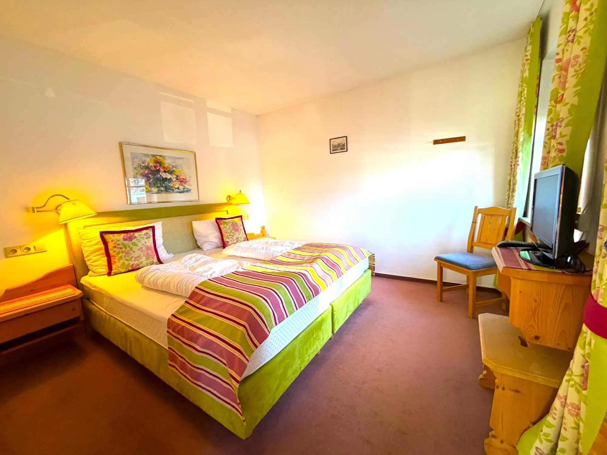 Bed in Fackler Apartments