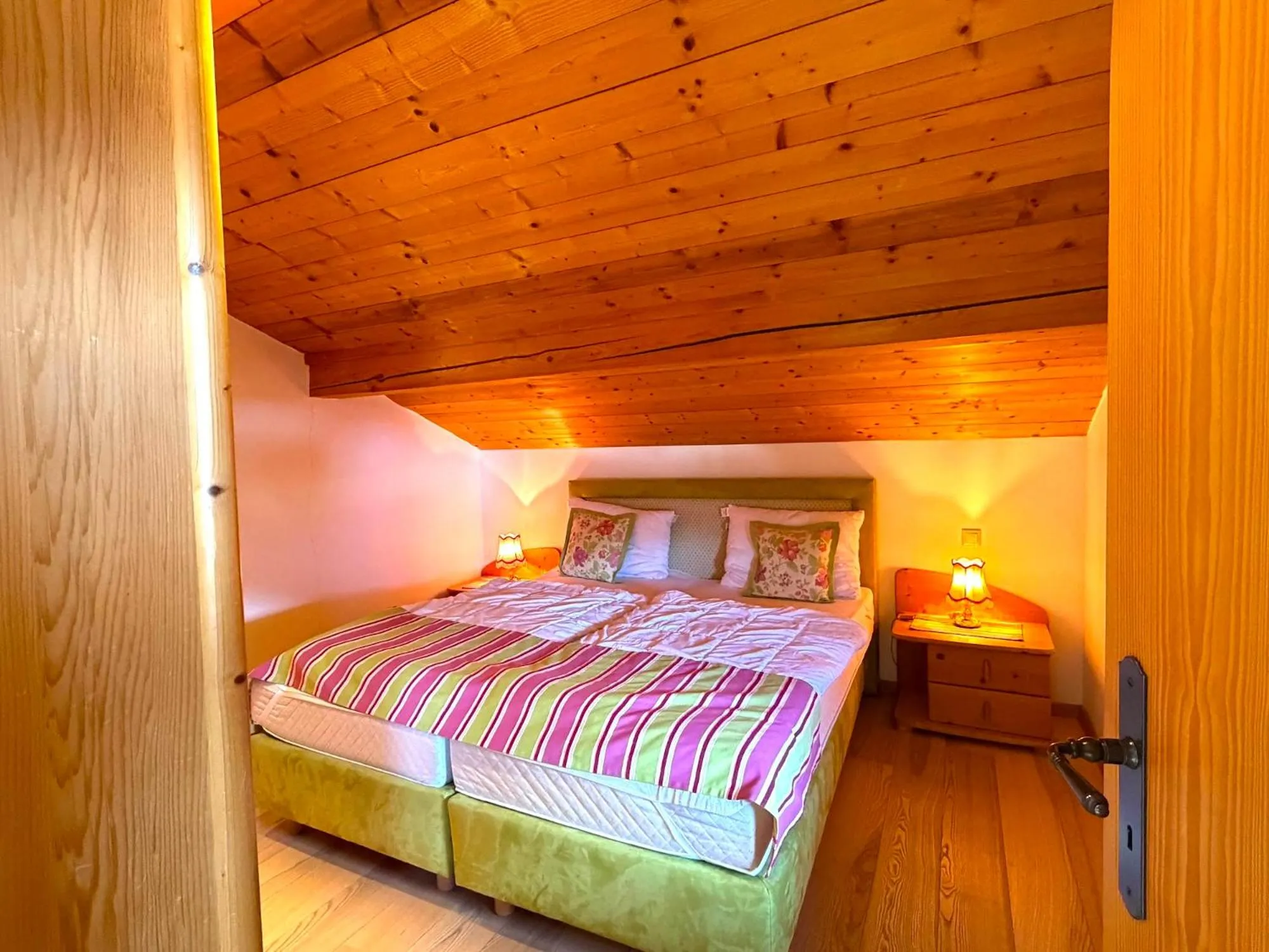 Bed in Fackler Apartments