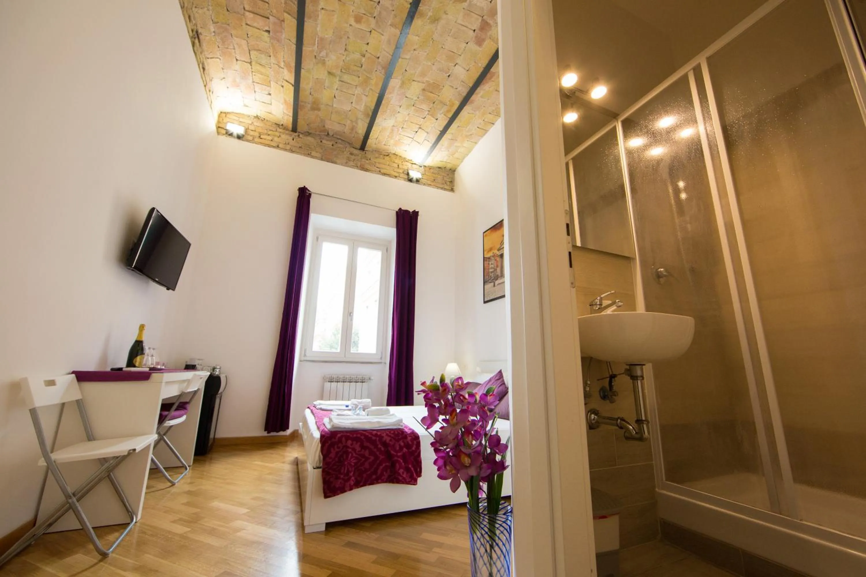 Photo of the whole room in The Great Beauty