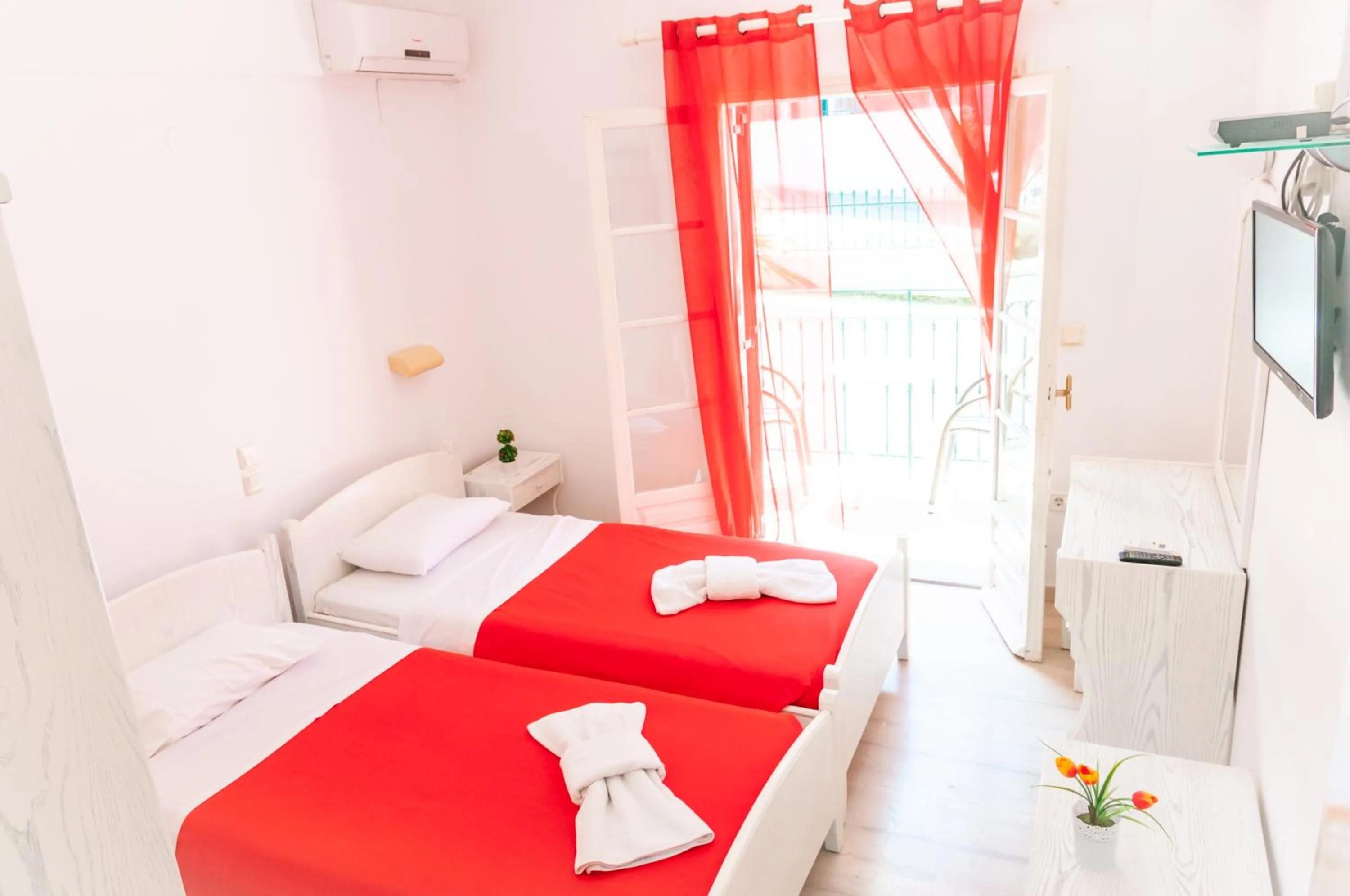 Photo of the whole room, Bed in Apart Hotel Blumarin