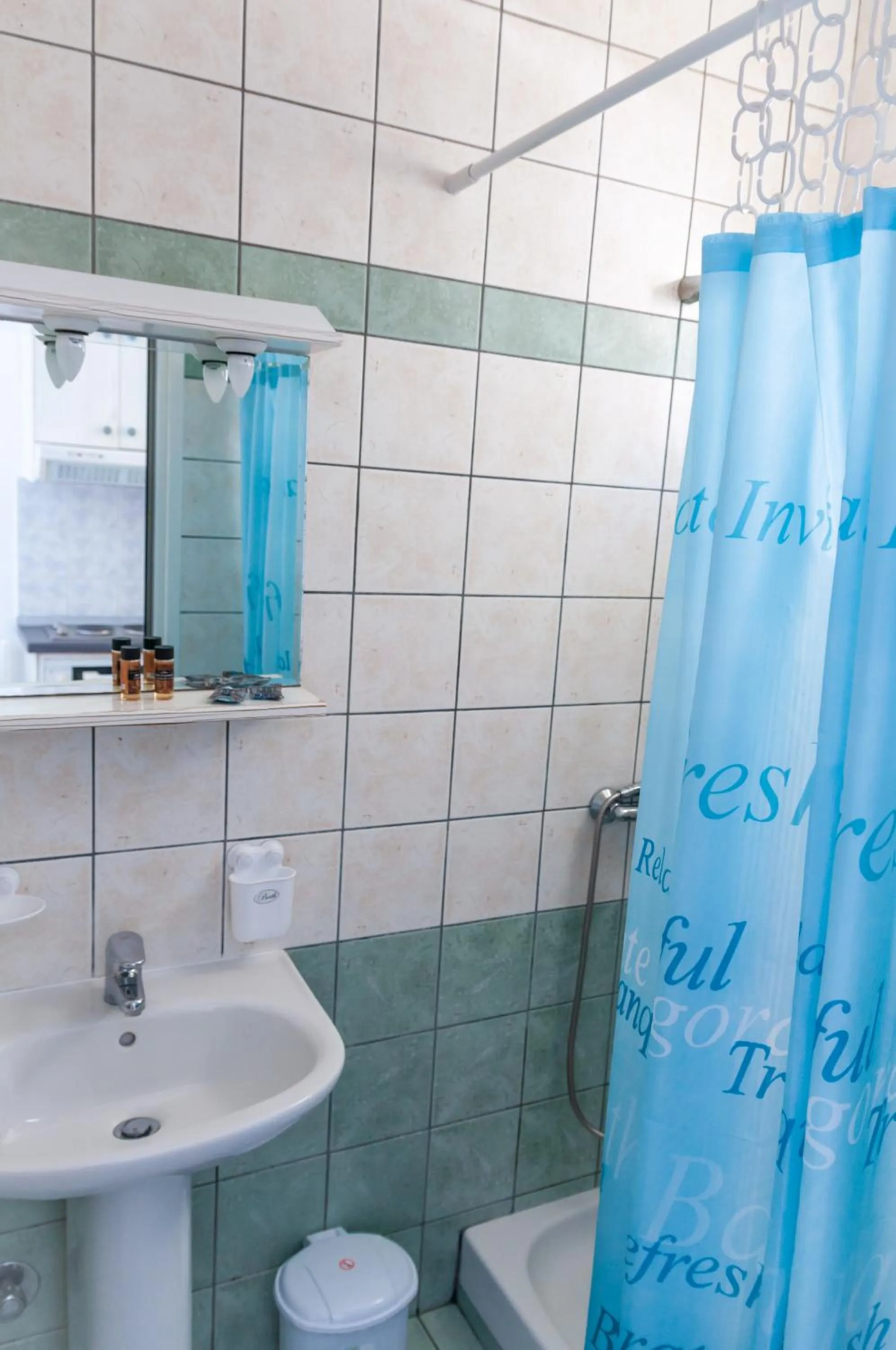 Shower in Apart Hotel Blumarin