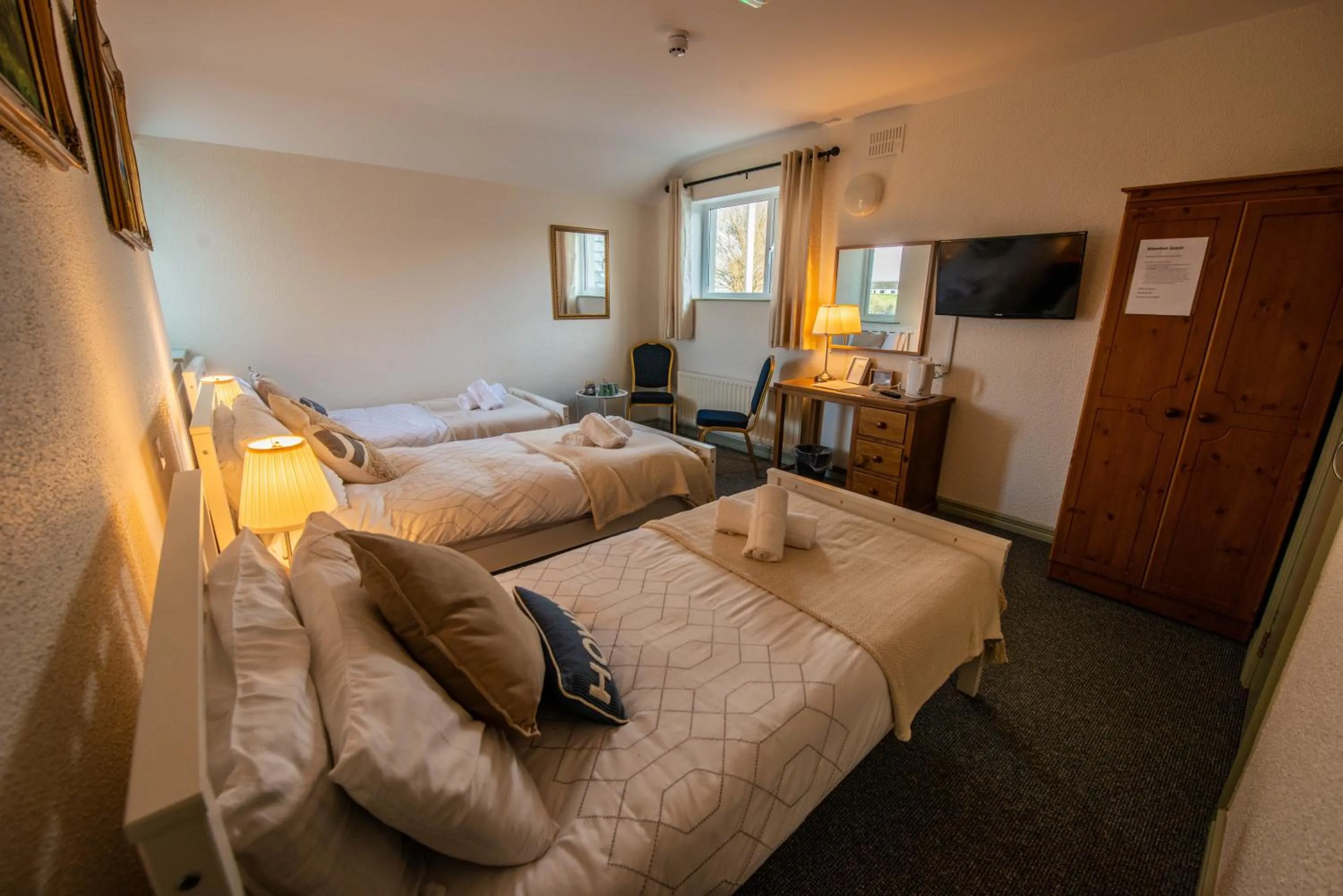 Bed in Greenfield Lodge Hotel Bar & Bistro