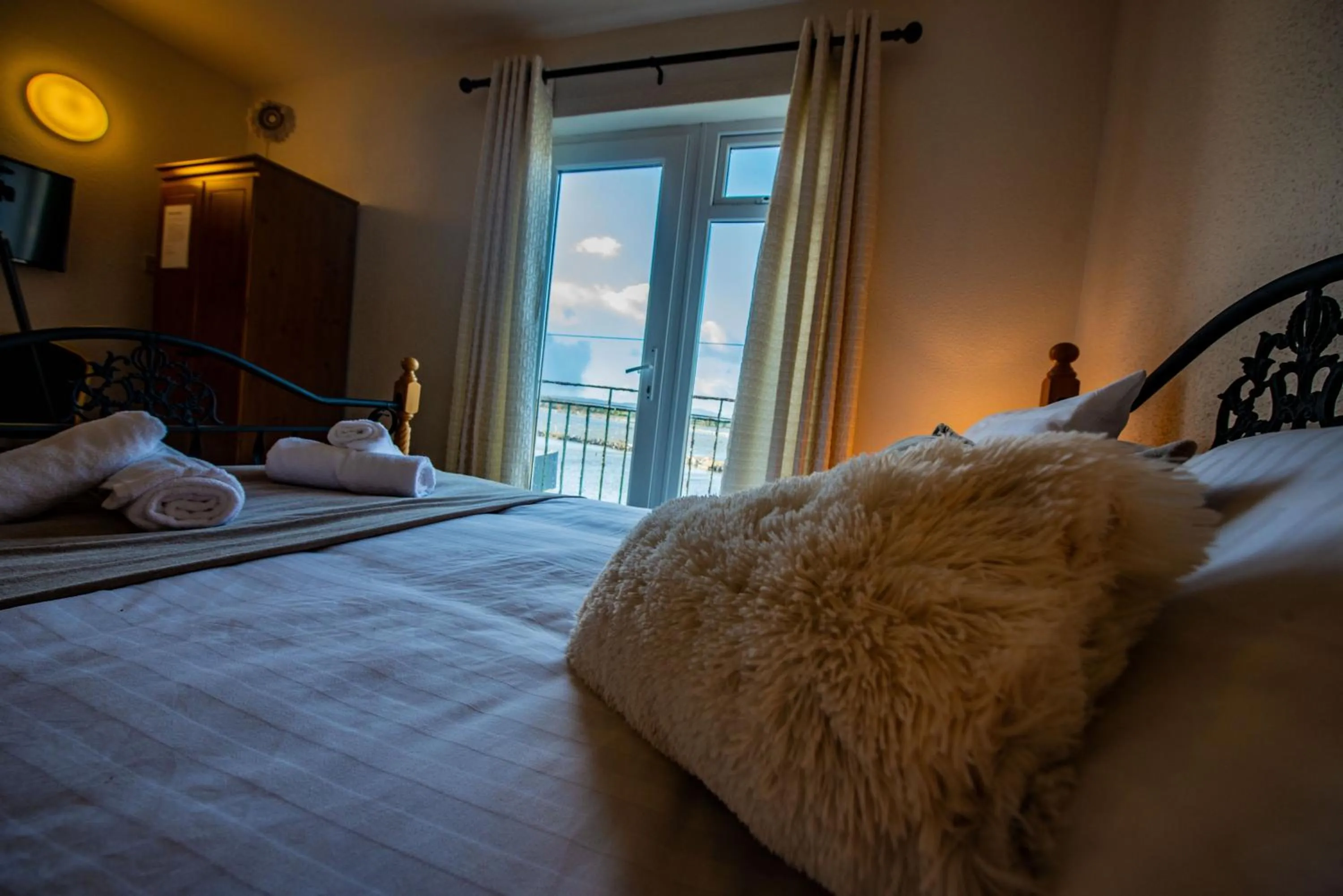 Bed in Greenfield Lodge Hotel Bar & Bistro