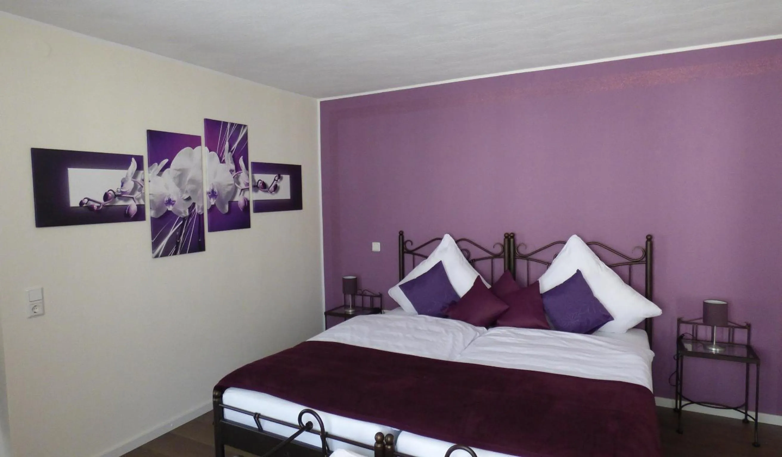Bedroom, Bed in Apado-Hotel garni