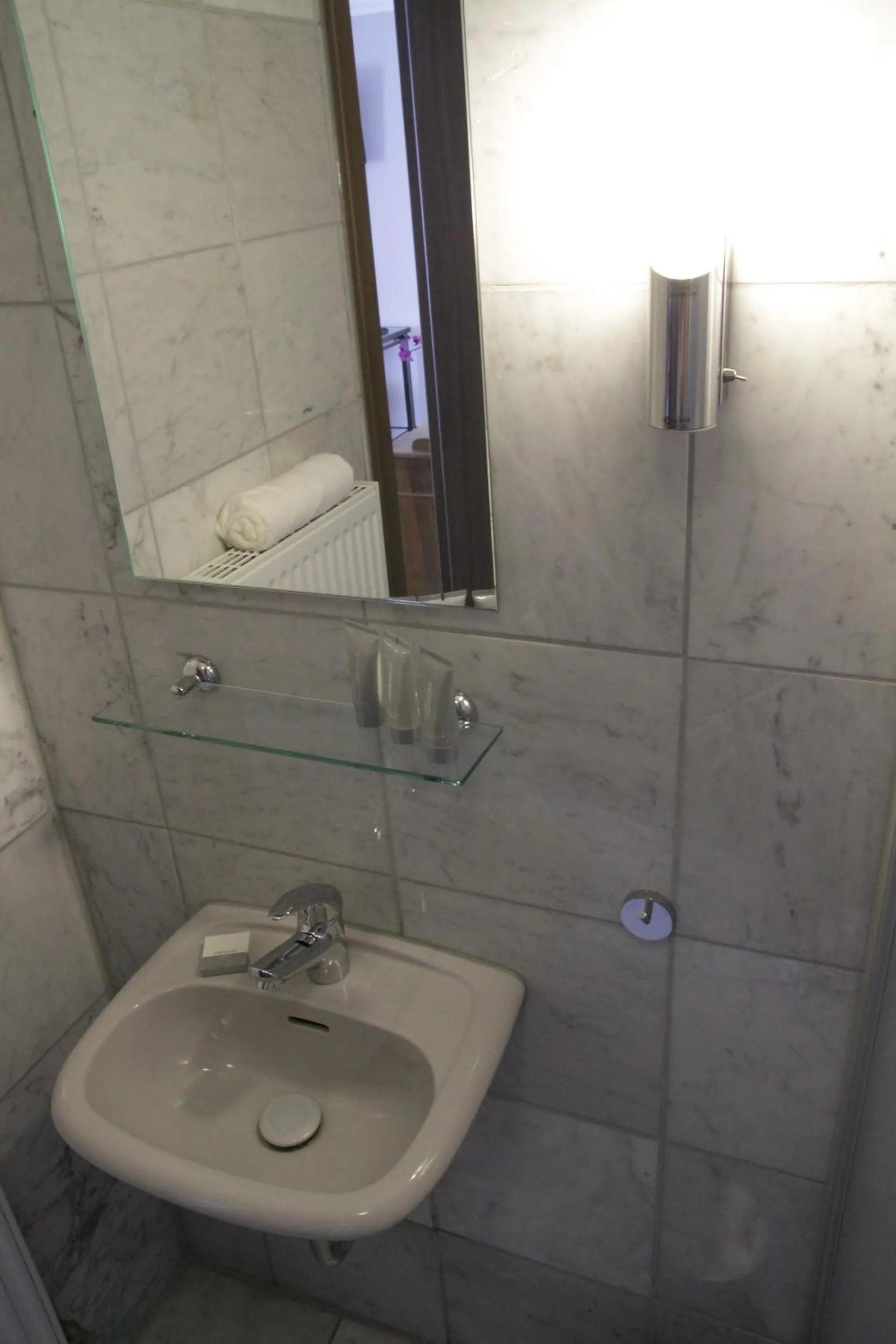 Bathroom in Apado-Hotel garni