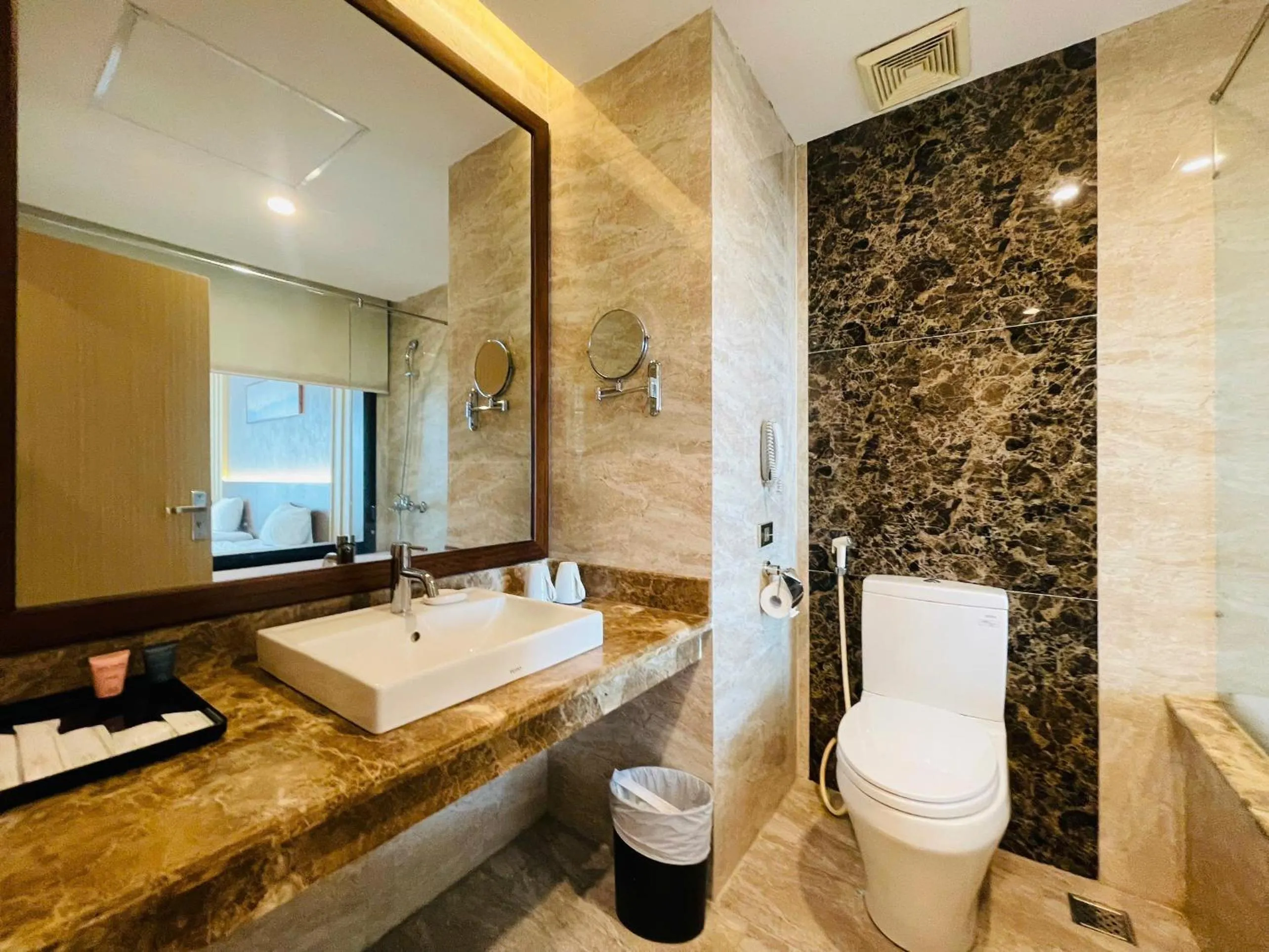 Toilet in Muong Thanh Grand Quang Tri Hotel