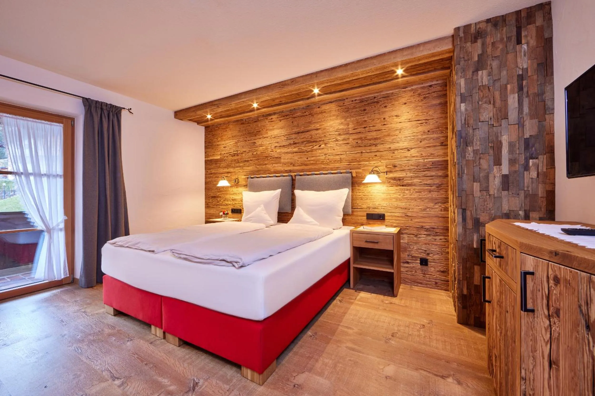 Photo of the whole room, Bed in Landhaus Sonnenbichl Mittenwald