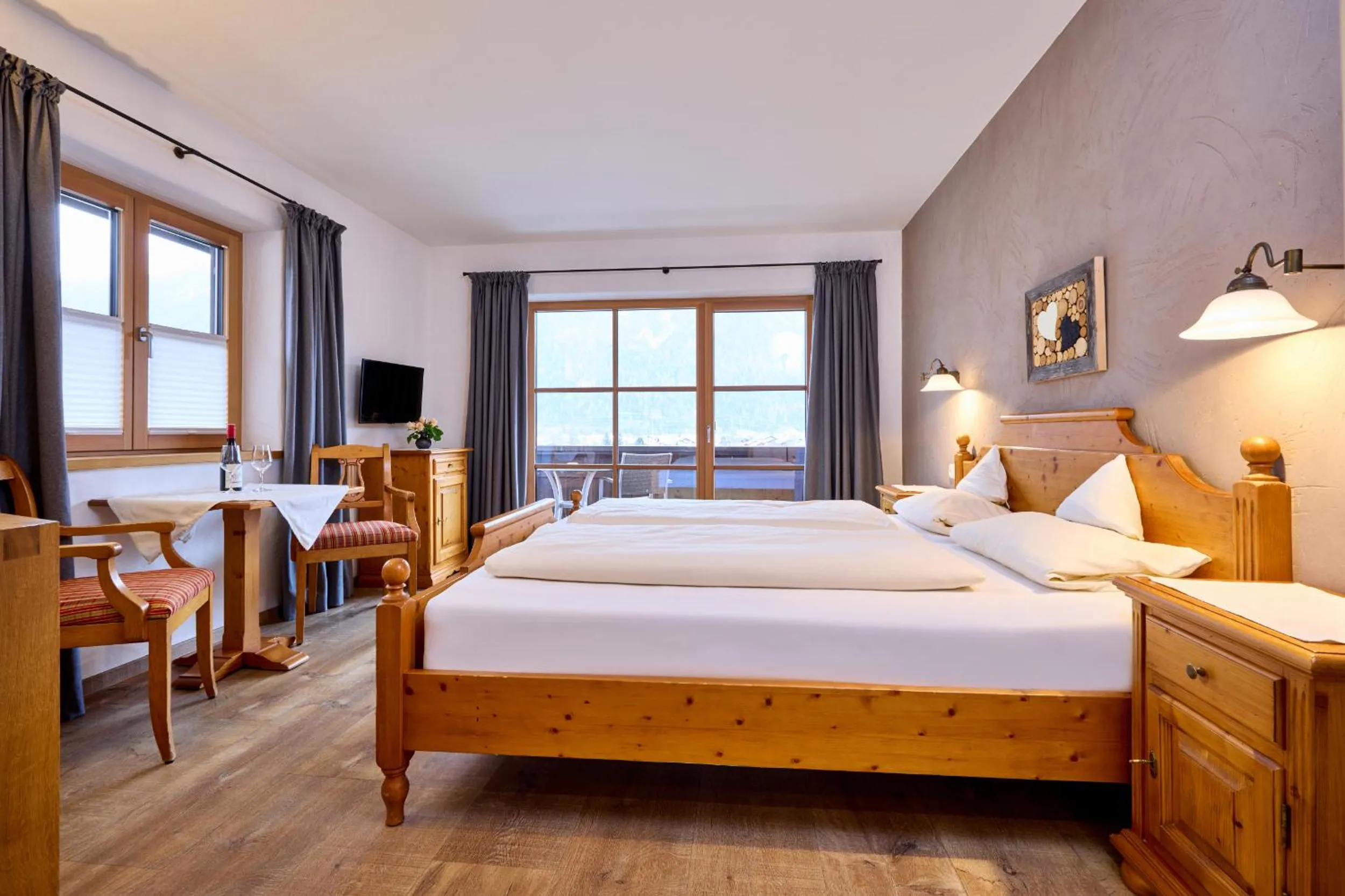 Photo of the whole room, Bed in Landhaus Sonnenbichl Mittenwald