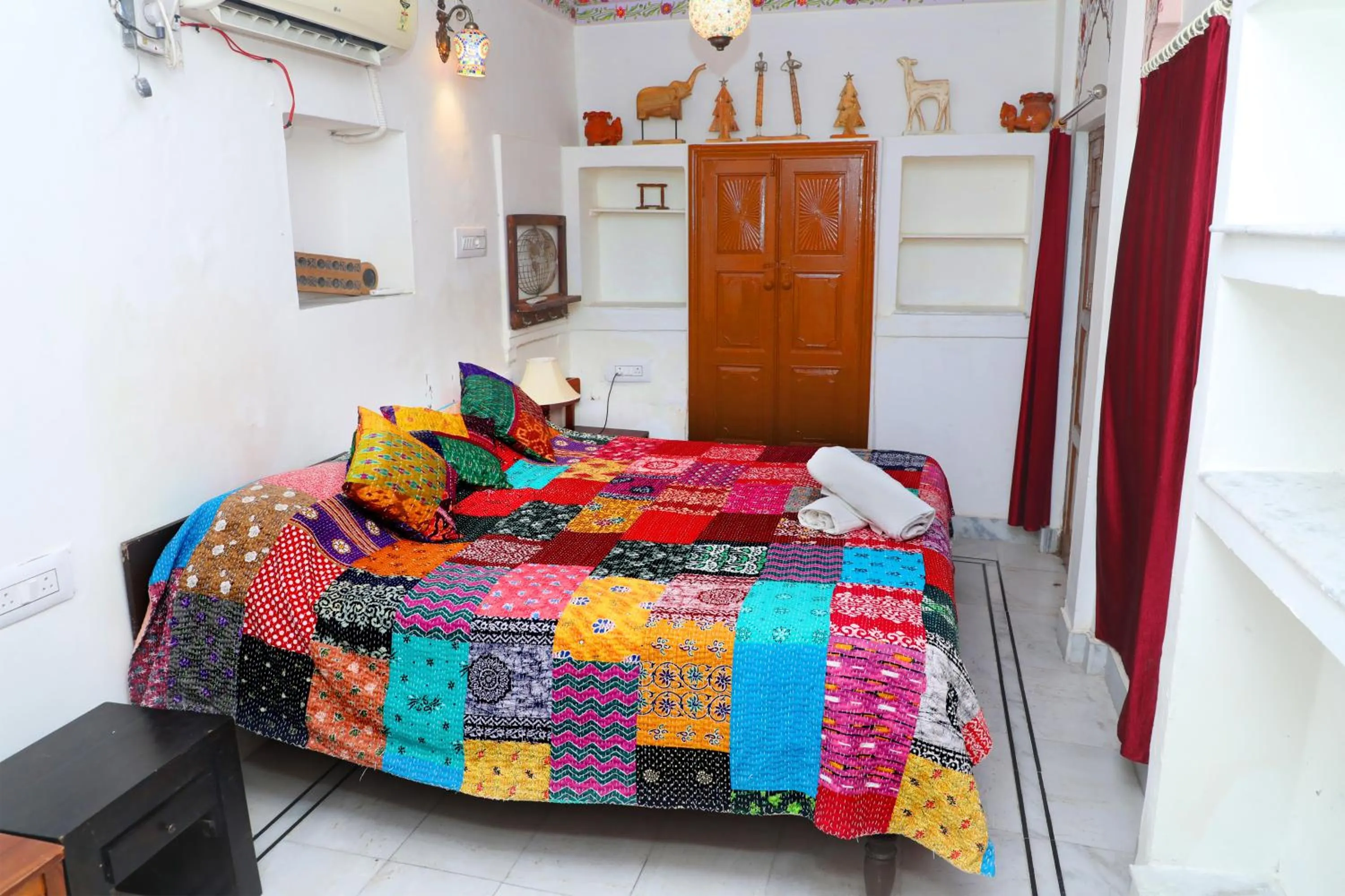 Bedroom, Bed in Jodhpur Heritage Haveli Guest House