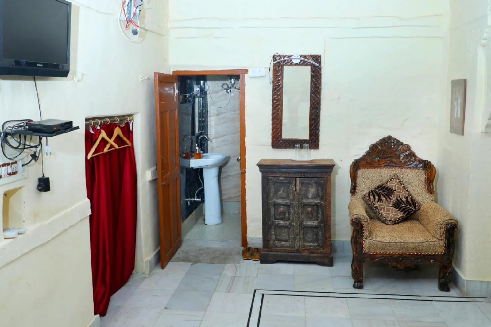 Living room in Jodhpur Heritage Haveli Guest House