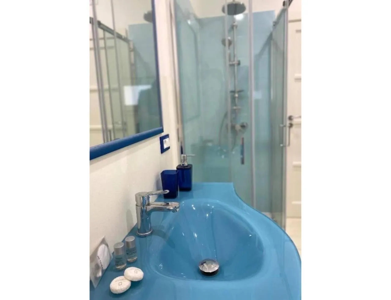 Shower, Bathroom in Dai tre santi